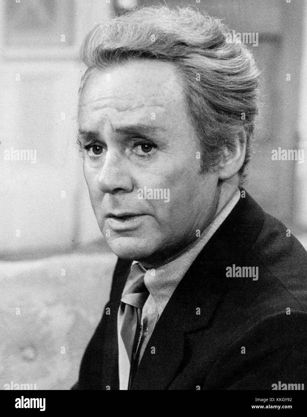 Van Johnson, 1972 aufgenommen, war ein bekannter amerikanischer Schauspieler, der in den 1940er und 1950er Jahren für seine Filmarbeit bekannt war und Hollywoods goldenes Zeitalter und dessen Einfluss auf die amerikanische Unterhaltung repräsentierte. Stockfoto