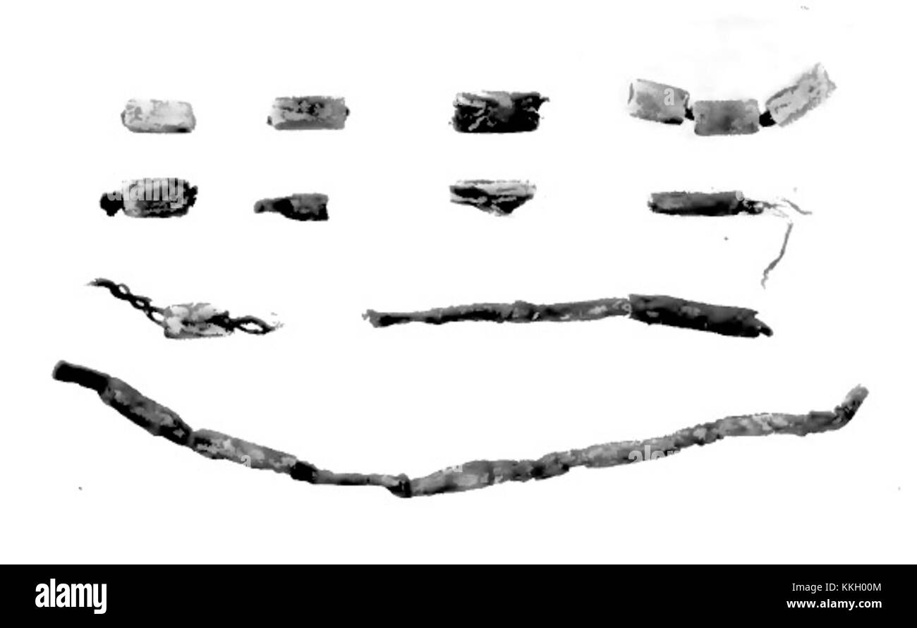 Der Dumaw Creek in Alaska ist bekannt für seine reiche archäologische Bedeutung. Kupfer- und Muschelperlen, die in dieser Gegend gefunden werden, sind wichtige Artefakte, die die kulturellen Praktiken der indigenen alaskischen Stämme widerspiegeln. Stockfoto