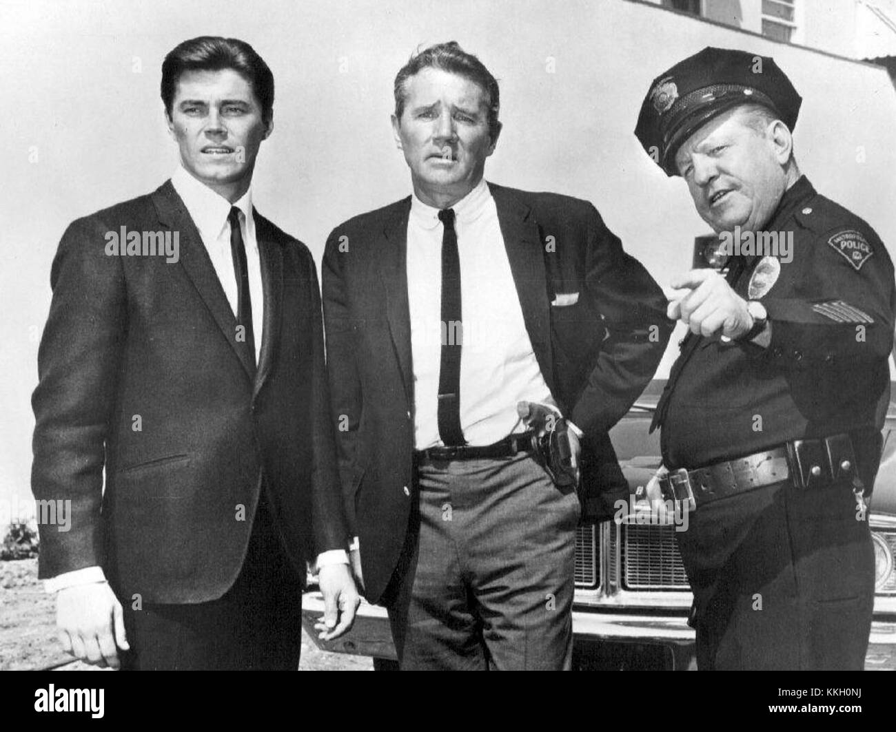 Felony Squad ist eine US-amerikanische Fernsehserie, die für ihre Kriminaldrama Focus bekannt ist. Sie zeigt Polizeibeamte, die an schweren Strafverfahren arbeiten. Die Show hatte einen bedeutenden Einfluss auf Fernsehdramen. Stockfoto