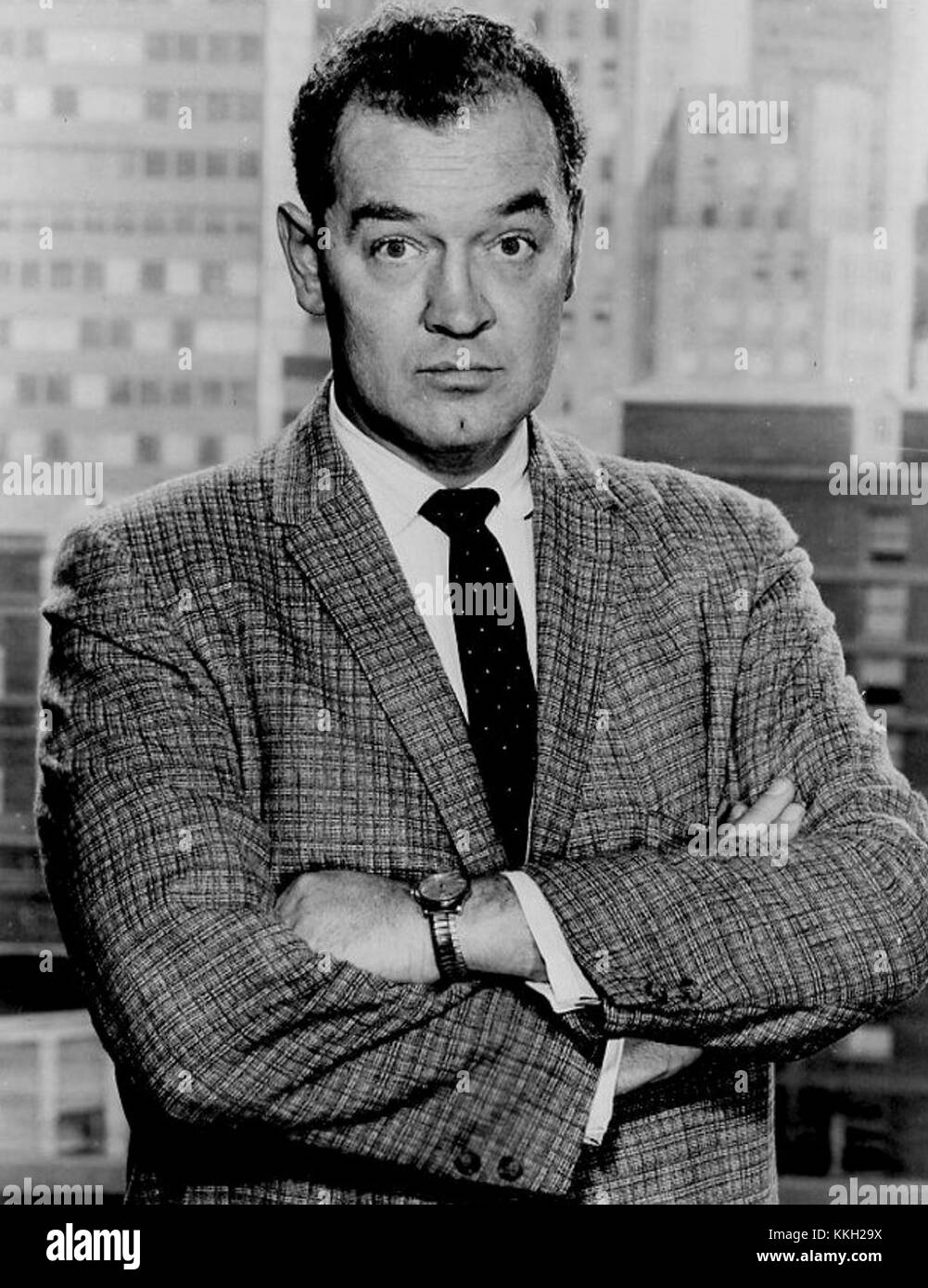 Das Bild zeigt Arch Johnson, einen US-amerikanischen Schauspieler, der in den 1960er Jahren für seine Arbeit in Fernsehen und Film bekannt war Das Bild stammt aus dem Jahr 1961 und zeigt seinen Auftritt und seine Karriere auf dem Höhepunkt seiner Berühmtheit in der Unterhaltungsbranche. Stockfoto