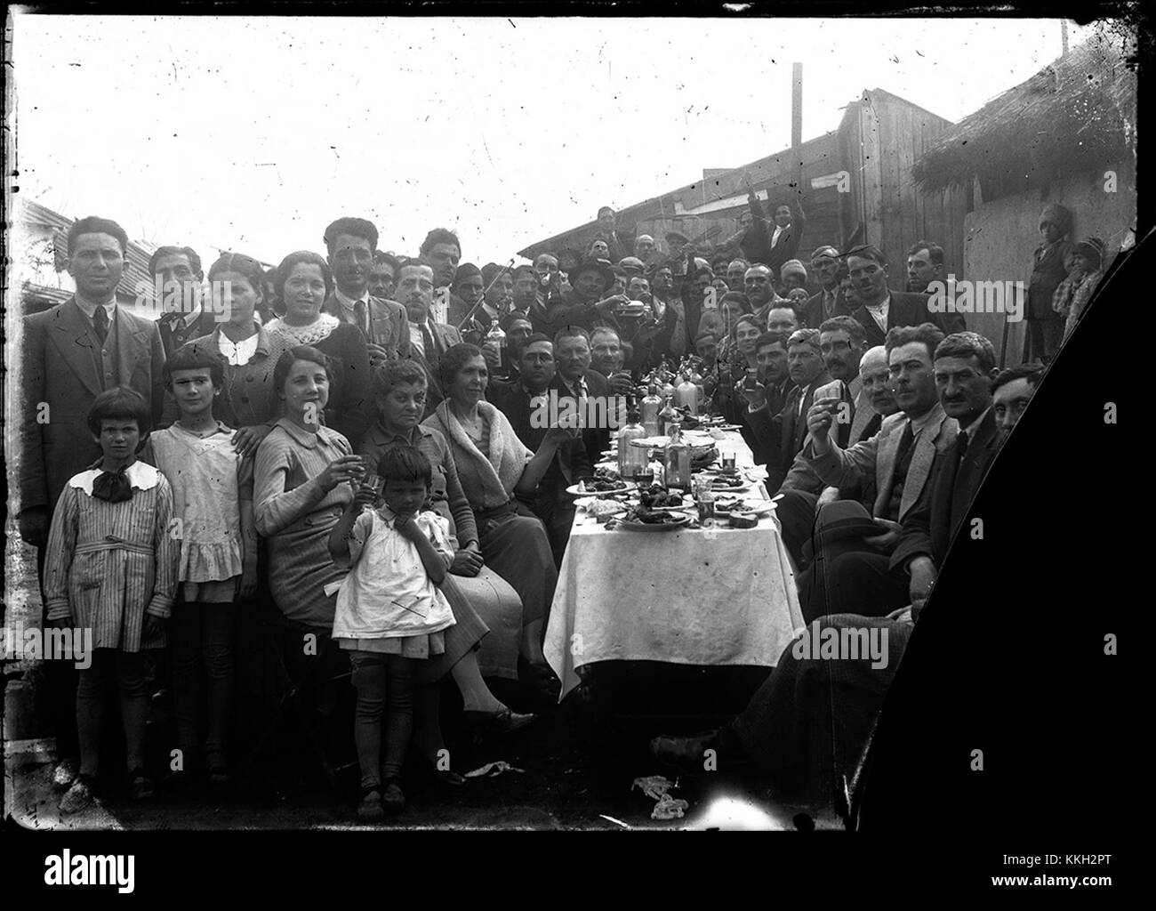 Grup La Masa ist ein Künstlerkollektiv, das für seine Arbeit in zeitgenössischer Kunst bekannt ist und sich mit verschiedenen medialen und gesellschaftspolitischen Themen der modernen Kultur beschäftigt. Stockfoto