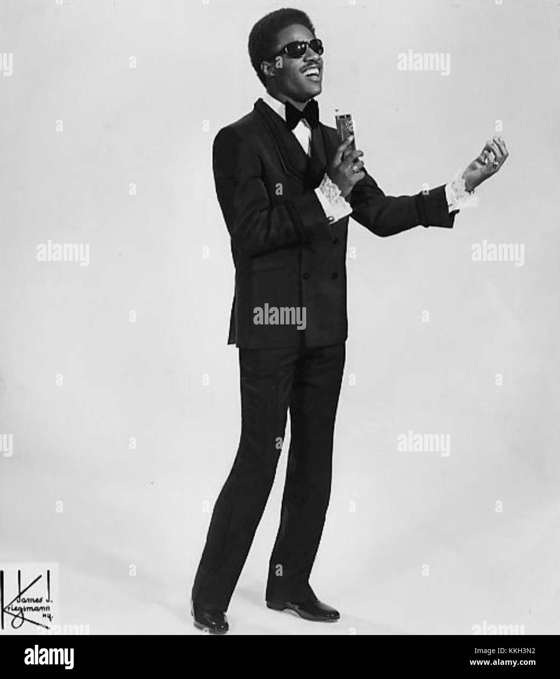 Ein junger Stevie Wonder in den 1960er Jahren, einer der einflussreichsten amerikanischen Musiker, bekannt für seine bahnbrechenden Beiträge zur Soul-, Pop- und R&B-Musik. Seine Musik in den 1960er Jahren, zusammen mit Motown Records, prägte die Musiklandschaft mit Charts-Top-Hits und seinem einzigartigen Gesangs- und Instrumentalstil. Stockfoto