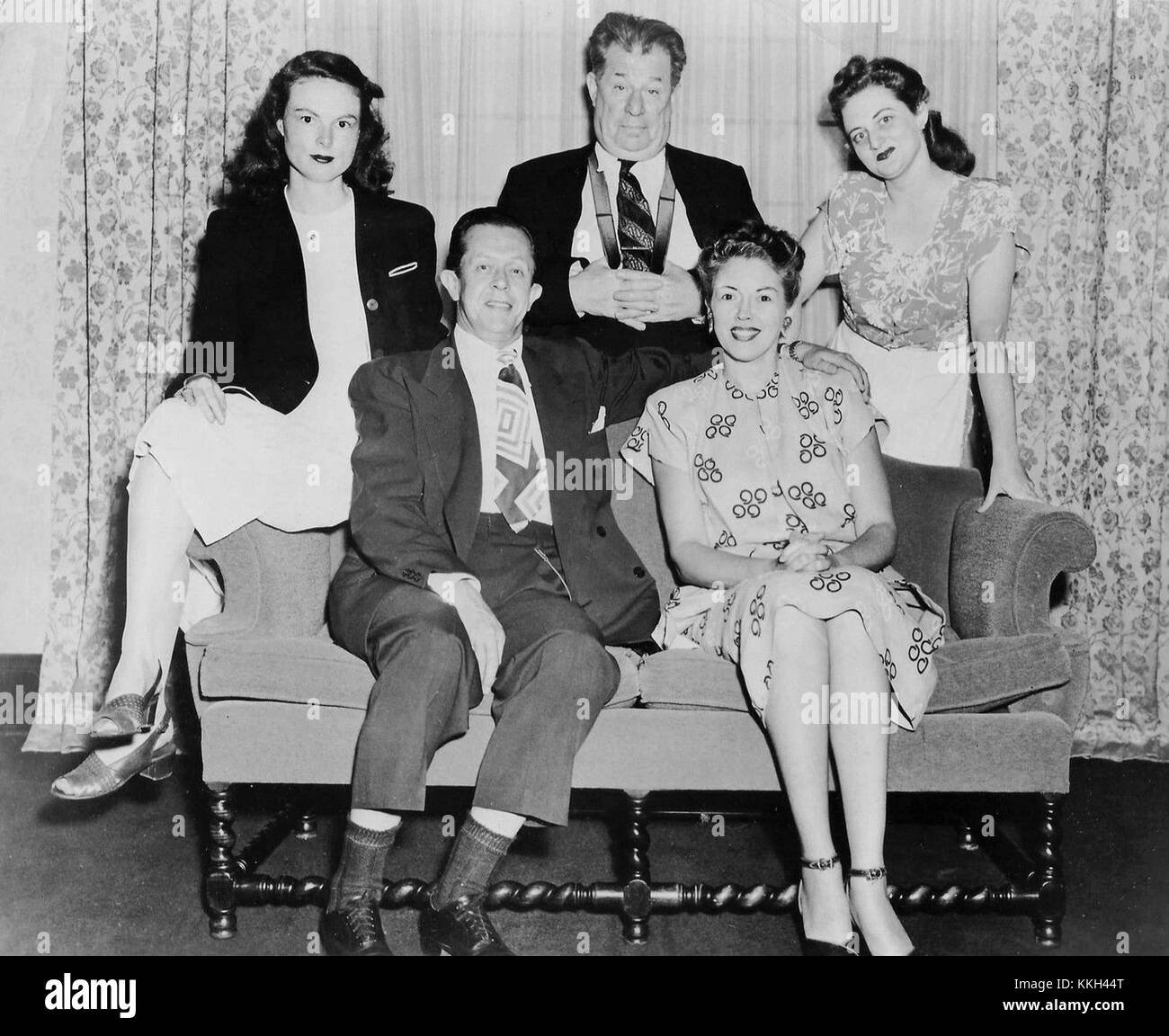 Die Besetzung von „Meet the Meeks“, einem US-amerikanischen Film aus dem Jahr 1947, brachte eine neue Generation von Schauspielern auf den Bildschirm und trug zur Hollywood-Ära der Nachkriegszeit bei. Stockfoto