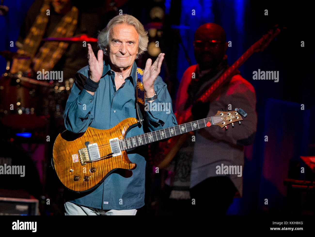 Austin, TX, USA. 30 Nov, 2017. John McLaughlin und die vierte Dimension wie John McLaughlin und Jimmy Herring bei Paramount Theater in Austin, Texas, am 30. November 2017 durchführen. Credit: Erik Kabik Fotografie/Medien Punch/Alamy leben Nachrichten Stockfoto