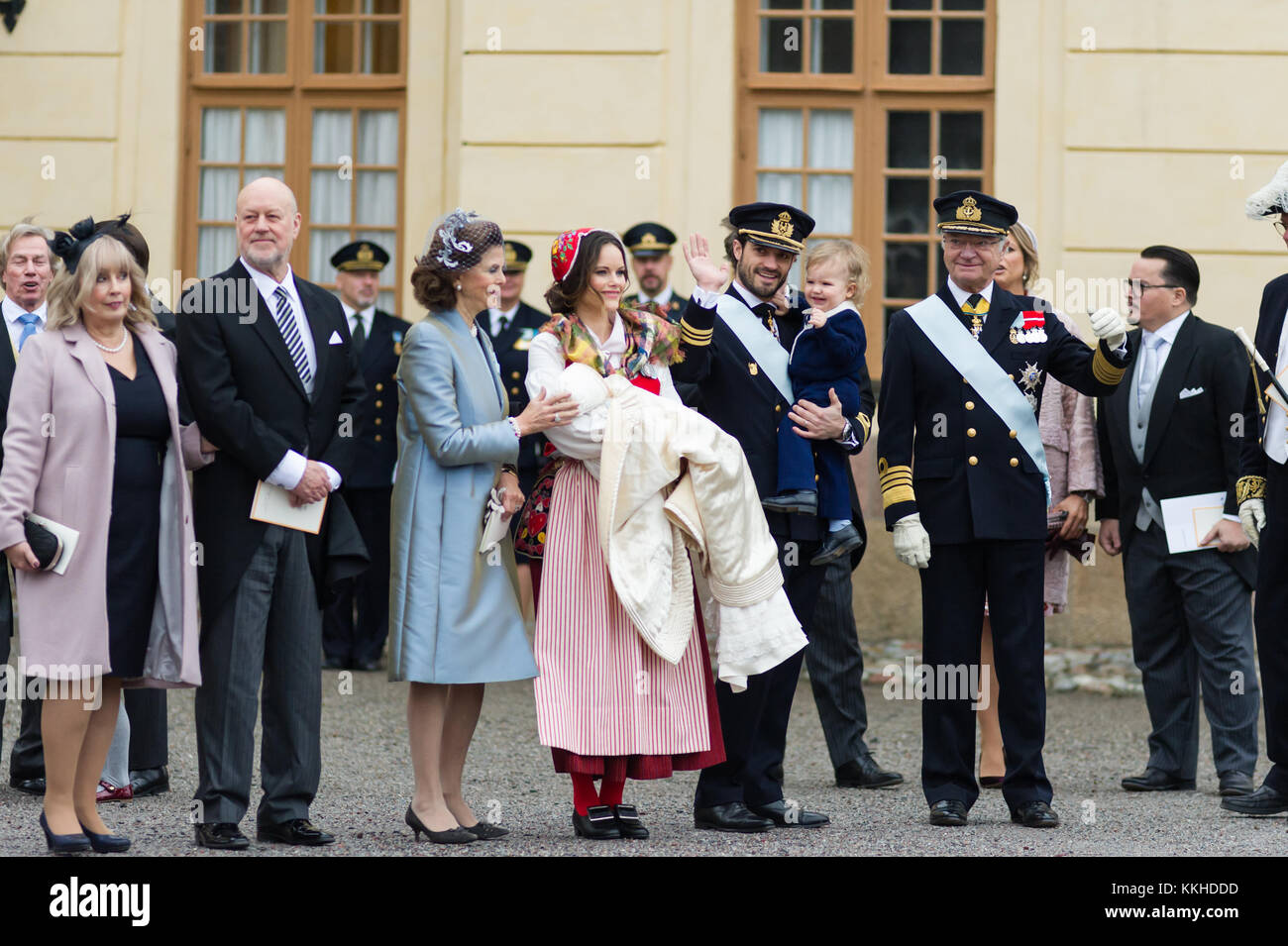 Schloss Drottningholm, Stockholm, Schweden. 1. Dez, 2017. SKH Prinz Gabriel Carl Walther in der drottningholm Kirche heute in einer kalten und schneereichen Stockholm getauft ist. Credit: barbro bergfeldt/alamy leben Nachrichten Stockfoto