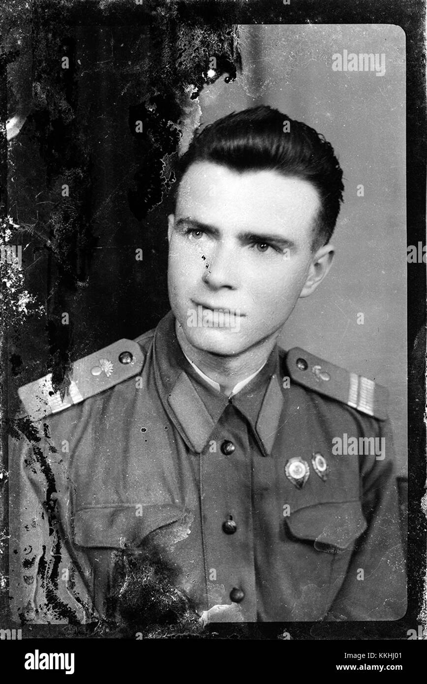 Dieses Bild, das als „Militar, Planfilm CA 20140307“ bezeichnet wird, bezieht sich wahrscheinlich auf ein Militärfoto oder einen Plan, der im März 2014 aufgenommen wurde. Es handelt sich um eine Aufzeichnung militärischer Operationen oder Planungen, die mit hochauflösenden Bildgebungsverfahren für detaillierte Analysen erfasst werden. Stockfoto