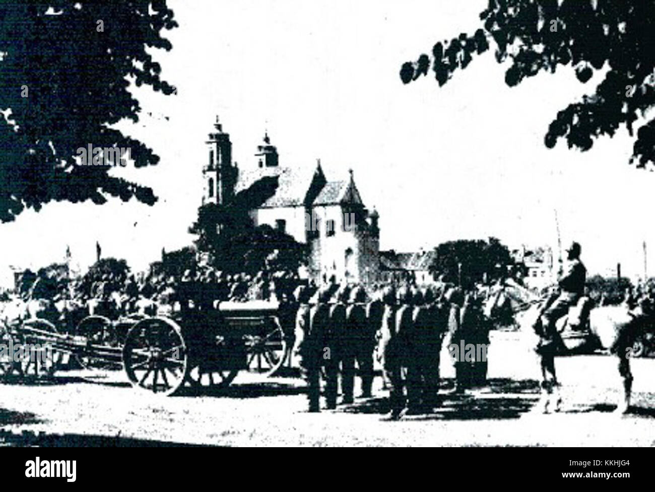 Die 155 mm haubica wz. 17 ist ein polnisches Artilleriewerk, das Anfang des 20. Jahrhunderts, insbesondere im Ersten Weltkrieg, verwendet wurde und für Langstreckenbeschuss konzipiert wurde und ein Schlüsselstück der polnischen Militärgeschichte war. Stockfoto