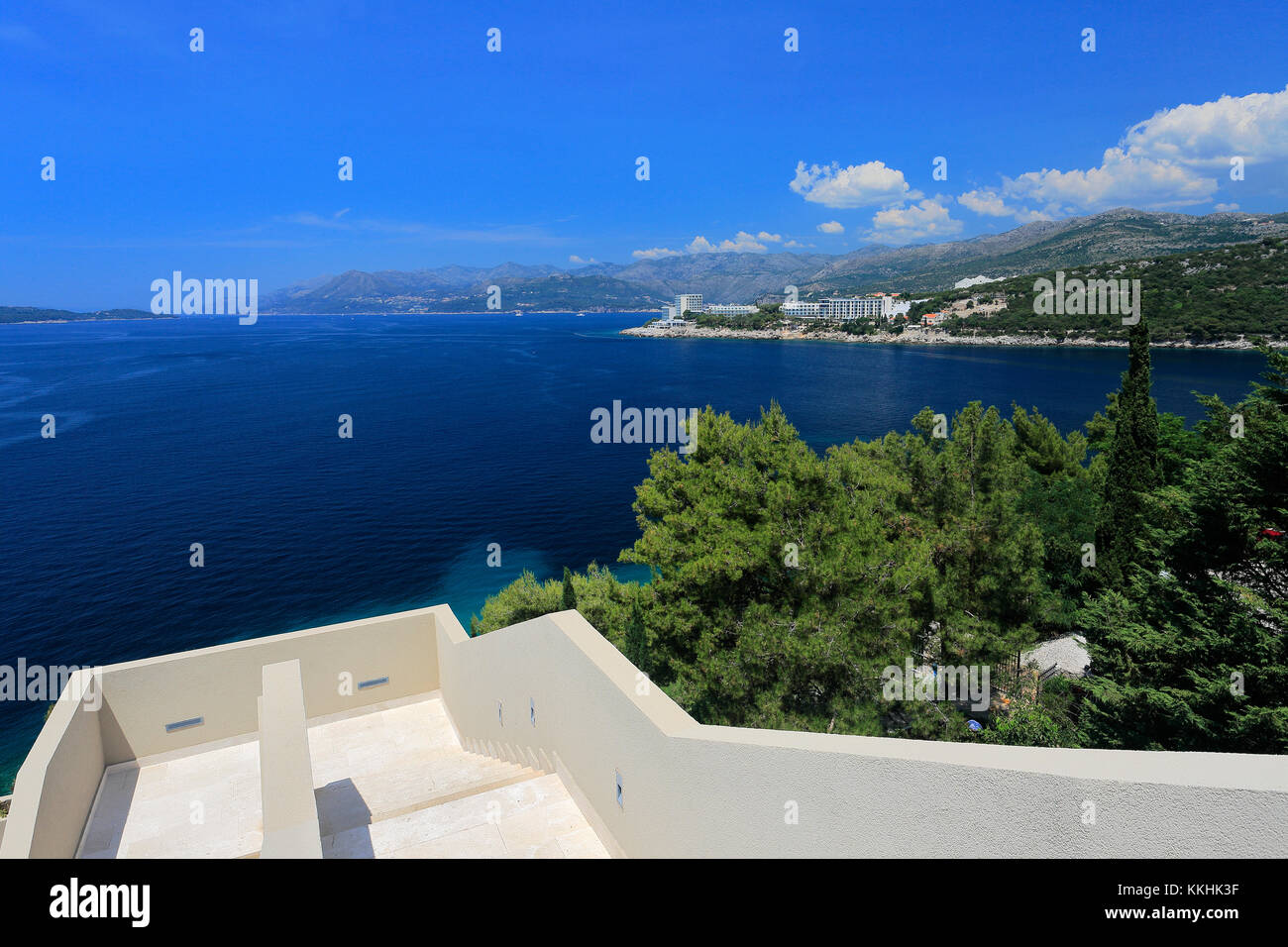 Sommer Blick über die Bucht von Lapad Lapad Strand, Stadt, Dubrovnik, Dalmatinische Küste, Adria, Kroatien, Europa. Stockfoto