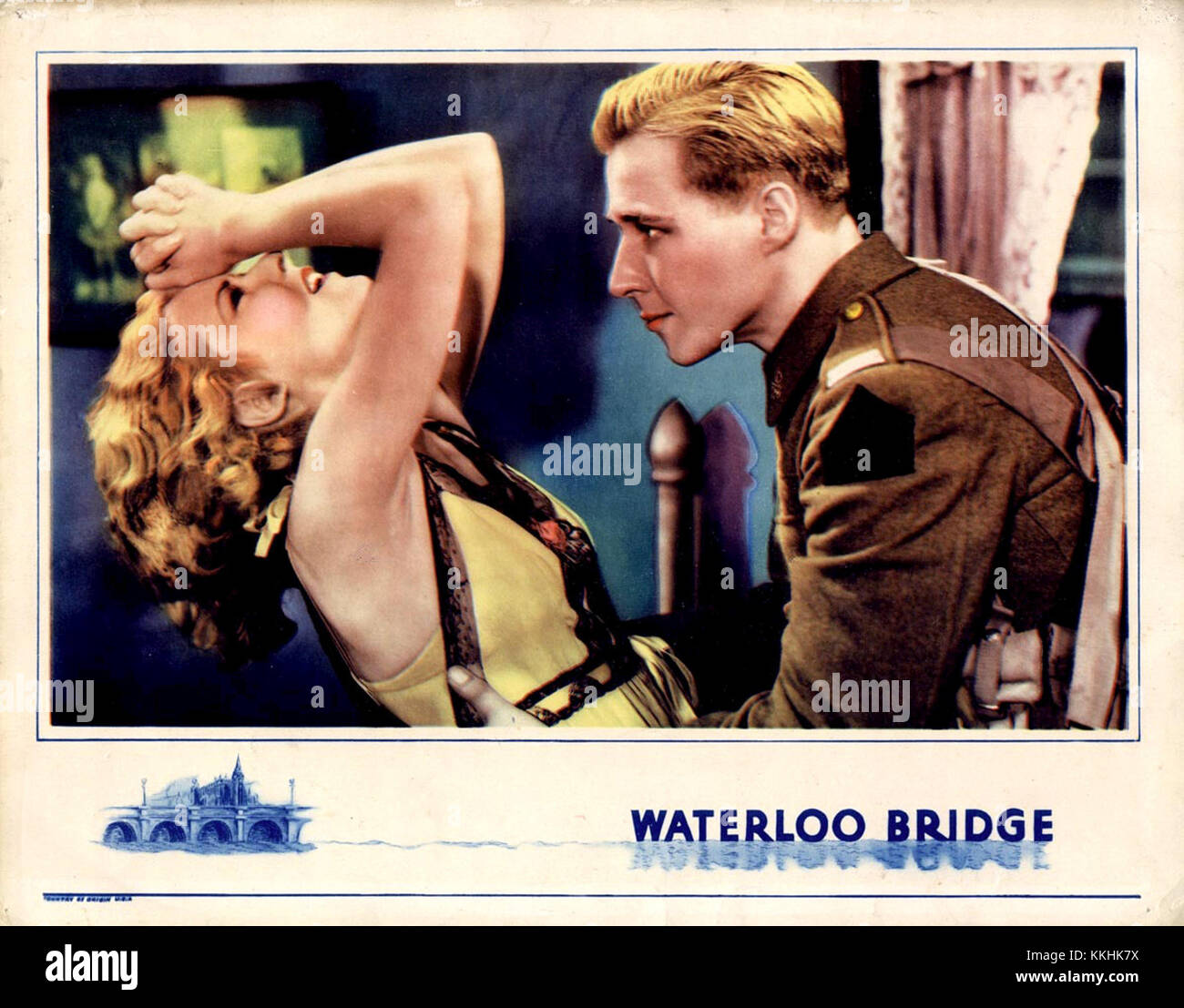 Die Lobbykarte für *Waterloo Bridge* (1931) zeigt Szenen aus dem klassischen Film, der die romantische und tragische Geschichte vor dem Hintergrund des Ersten Weltkriegs erzählt Stockfoto