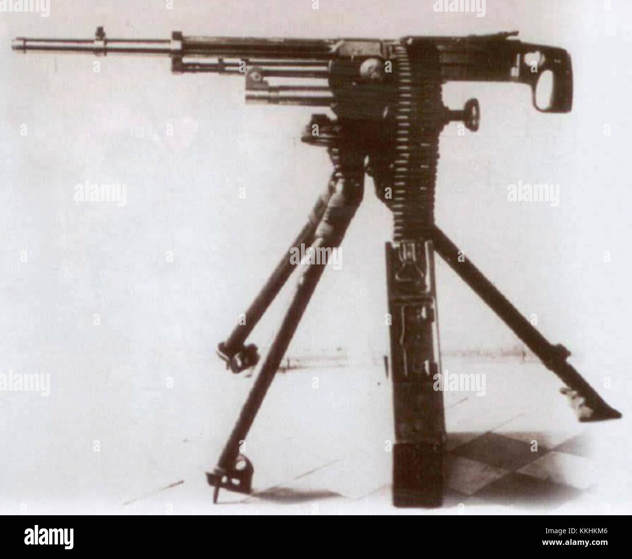Der CKM Typ c bezieht sich auf eine Art von Waffen, die in militärischen Kontexten verwendet werden, insbesondere auf ein historisches Modell von Maschinengewehren und deren Entwicklung im 20. Jahrhundert. Stockfoto