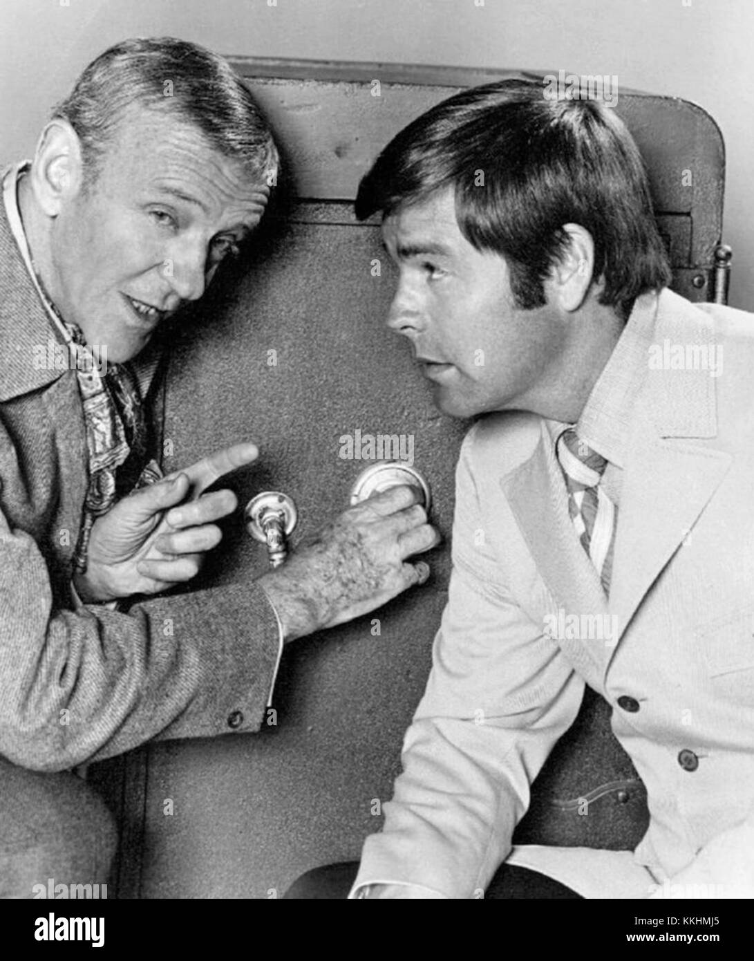 IT Takes a Thief ist eine Komödie von Ralph Wagner aus dem Jahr 1969 mit Fred Astaire in der Hauptrolle. Der Film verbindet Elemente aus Kriminalität, Romantik und Humor, während er einem pensionierten Juwelendieb folgt, der in die Welt des Verbrechens zurückgezogen wird. Stockfoto