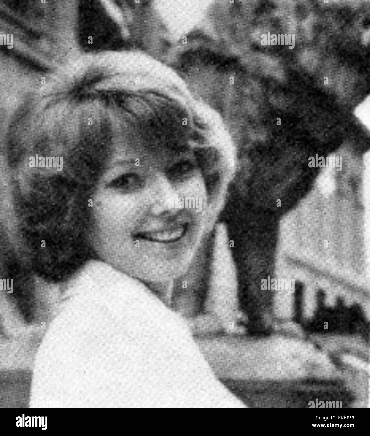 Eine Fotografie von Connie Szerszen, einem Individuum, dessen Bild die kulturellen und sozialen Bewegungen der 1970er Jahre repräsentiert und die Mode- und gesellschaftlichen Trends der Epoche erfasst. Stockfoto