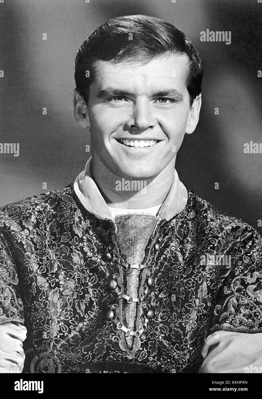 Jack Nicholson, der ikonische amerikanische Schauspieler, ist auf diesem Foto aus dem Jahr 1963 in den ersten Jahren seiner Filmkarriere festgehalten. Nicholson ist bekannt für seine Vielseitigkeit und wurde zu einem der bekanntesten Schauspieler Hollywoods. Stockfoto