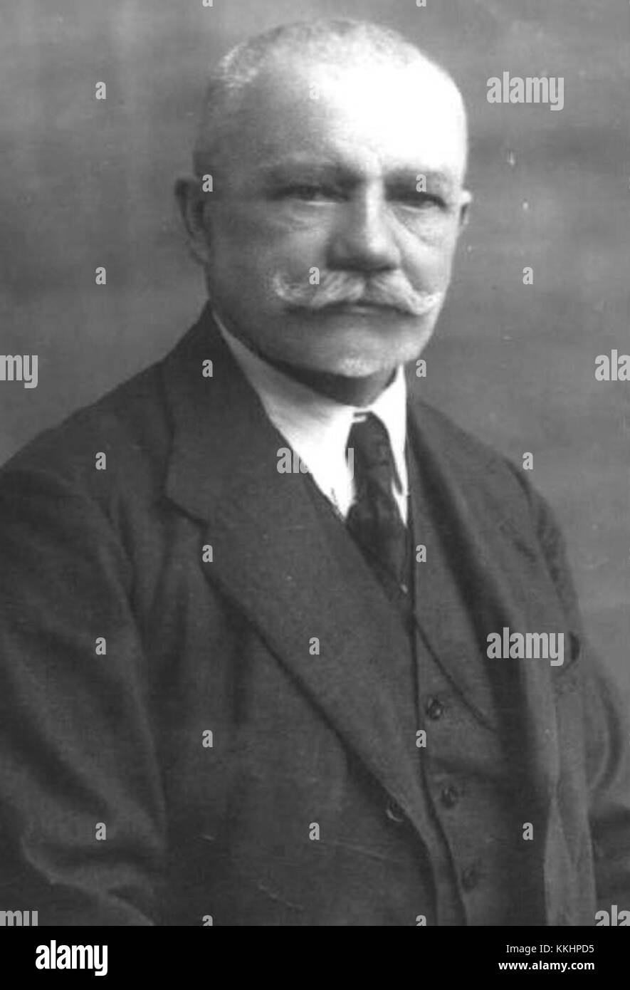 Jan Kosina war ein bedeutender Forstwirt, der für seine Arbeit in der Forstwirtschaft und im Naturschutz bekannt war. Seine Beiträge zur Forstwirtschaft trugen zur Förderung nachhaltiger Praktiken in seiner Region bei. Stockfoto