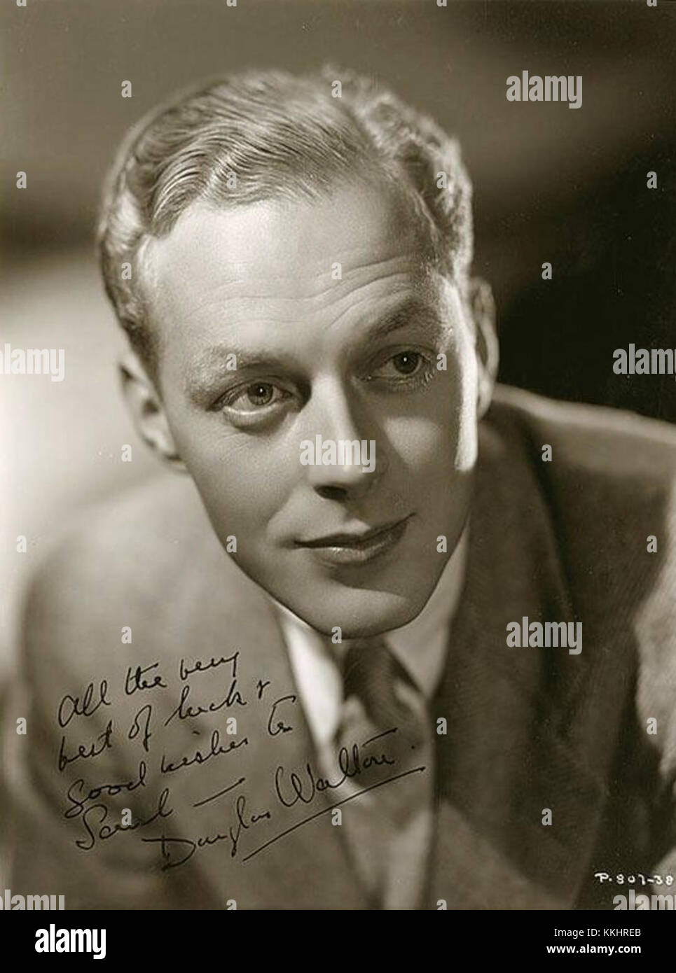 Douglas Walton war Schauspieler, und dieses Standbild von 1939 hielt ihn an einem entscheidenden Punkt seiner Karriere fest. Der Film zeigt seine Präsenz in Filmen während dieser Zeit. Stockfoto