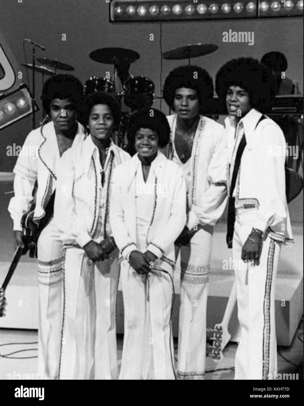 Ein Vintage-Foto der Jackson 5 aus dem Jahr 1972, das die legendäre Motown-Gruppe zeigt, die für ihre Hits und energiegeladenen Auftritte bekannt ist. Die Gruppe hatte in den frühen 1970er Jahren einen bedeutenden Einfluss auf die Musikindustrie Stockfoto