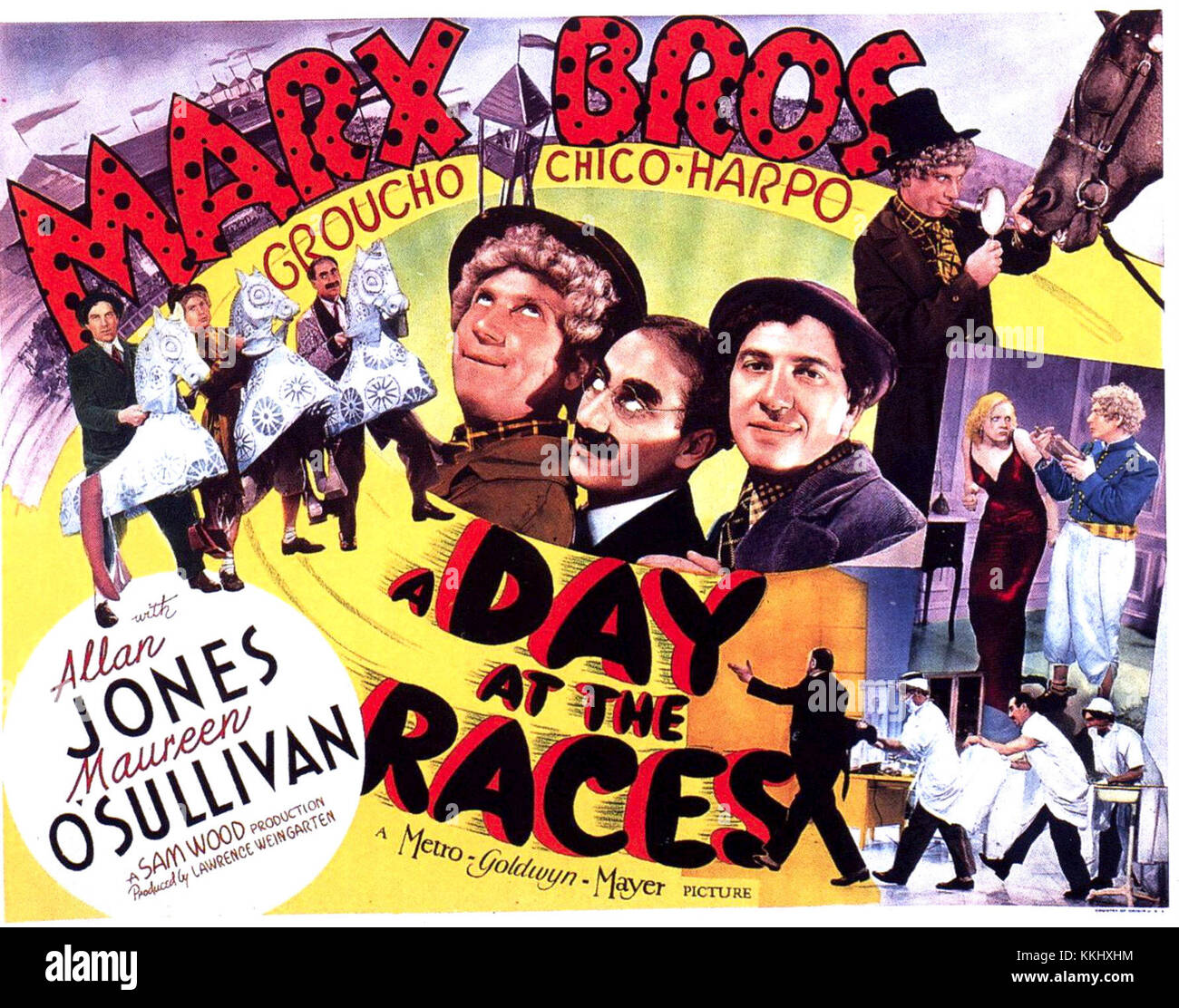 Dieses Werbeplakat für den Film „A Day at the Races“ zeigt eine lebhafte Szene von Pferderennen, die die Spannung des Sports und seine Attraktivität als Unterhaltung zeigt. Der Film ist ein Klassiker aus dem Jahr 1937 mit den Marx Brothers. Stockfoto