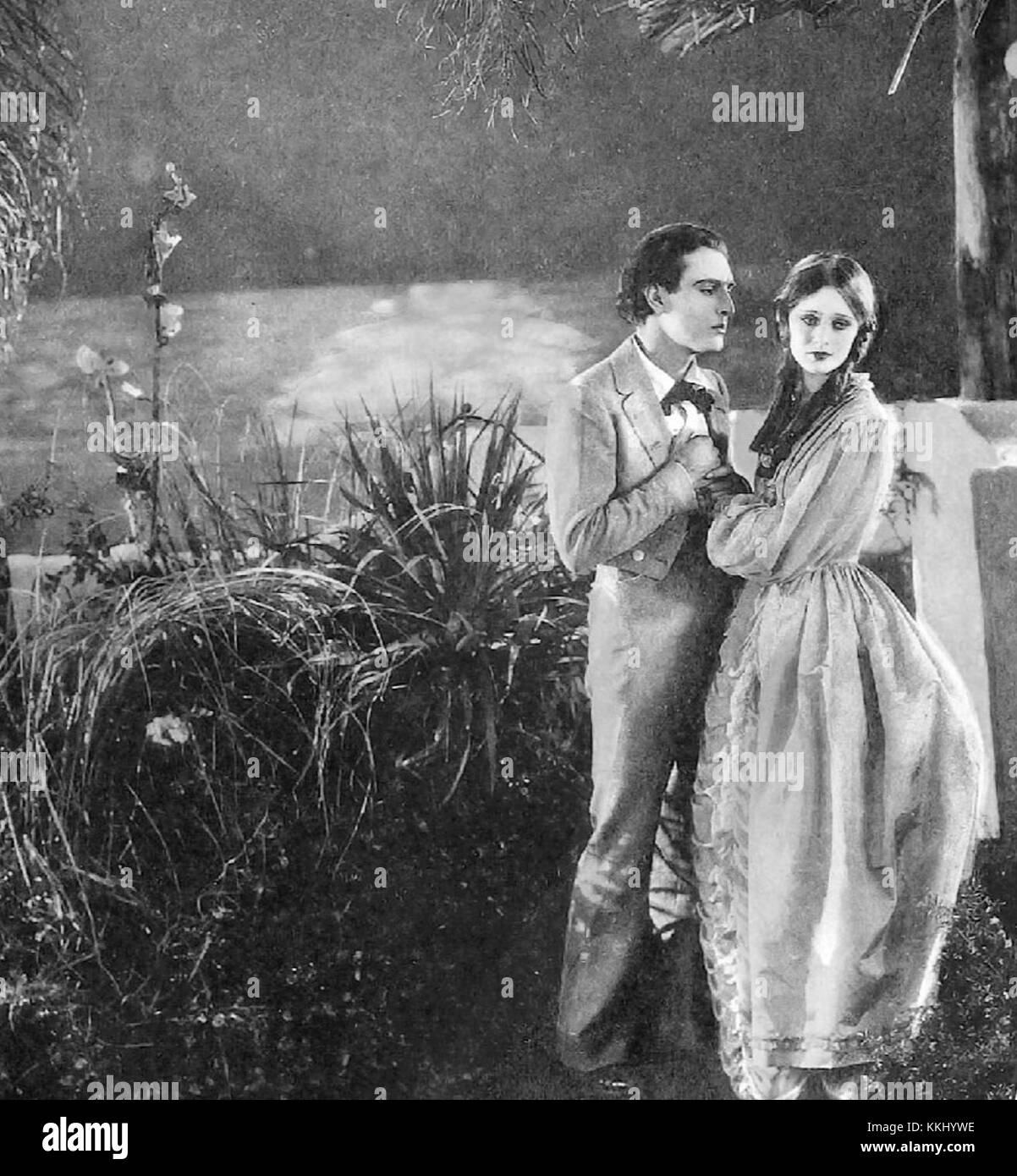 Ein Standbild aus dem Film *Sea Beast*, das eine dramatische Szene aus dem Film mit seinen Charakteren und seiner Meeresumgebung zeigt. Stockfoto