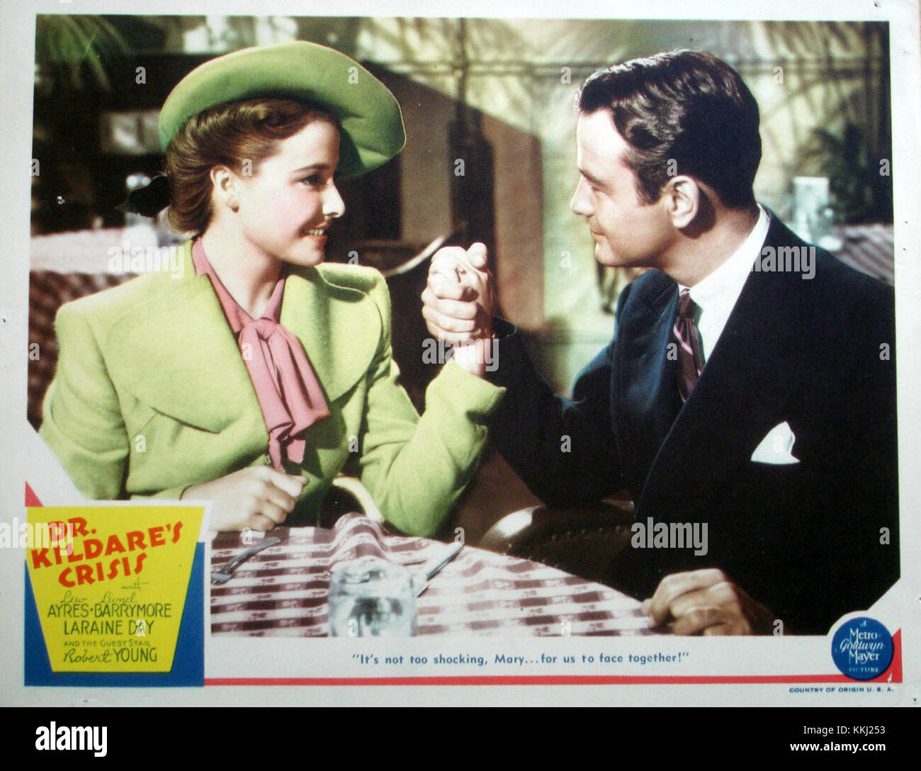 Lobby-Karte aus dem Film „Dr. Kildare's Crisis“ aus dem Jahr 1940 mit wichtigen Szenen und Charakteren. Der Film folgt Dr. James Kildare, wie er sich persönlichen und beruflichen Herausforderungen stellt, einschließlich der Diagnose psychischer Probleme eines Patienten in ethischen Dilemmas. Stockfoto