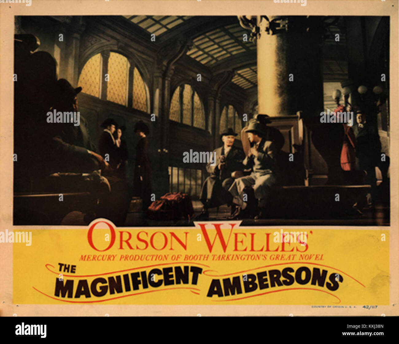 Eine Lobbykarte für den Film „The Magnificent Ambersons“ aus dem Jahr 1942, die Schlüsselfiguren und Szenen aus der Handlung des Films zeigt. Stockfoto