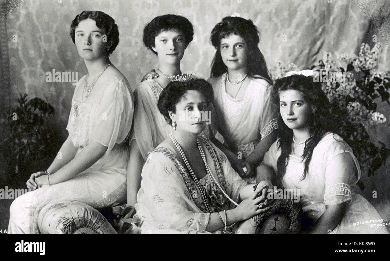 AOTMA formal 1913 ist eine dokumentierte Veranstaltung, bei der die gesellschaftlichen Zusammenkünfte der American Old-Time Music Association im frühen 20. Jahrhundert stattfinden. Bei diesem Anlass spielen Musiker traditionelle amerikanische Folk- und Country-Musik mit besonderem Schwerpunkt auf historischer Kleidung und kulturellen Normen der damaligen Zeit. Stockfoto