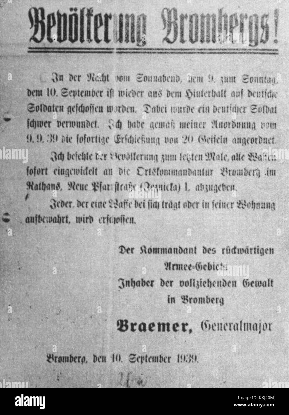 Diese historische Ankündigung markiert die Hinrichtung von 20 polnischen Geiseln in Bydgoszcz, Polen, während der ersten Tage des Zweiten Weltkriegs. Das Ereignis war Teil der Nazi-deutschen Kriegsverbrechen während der Besetzung Polens im Jahr 1939. Stockfoto