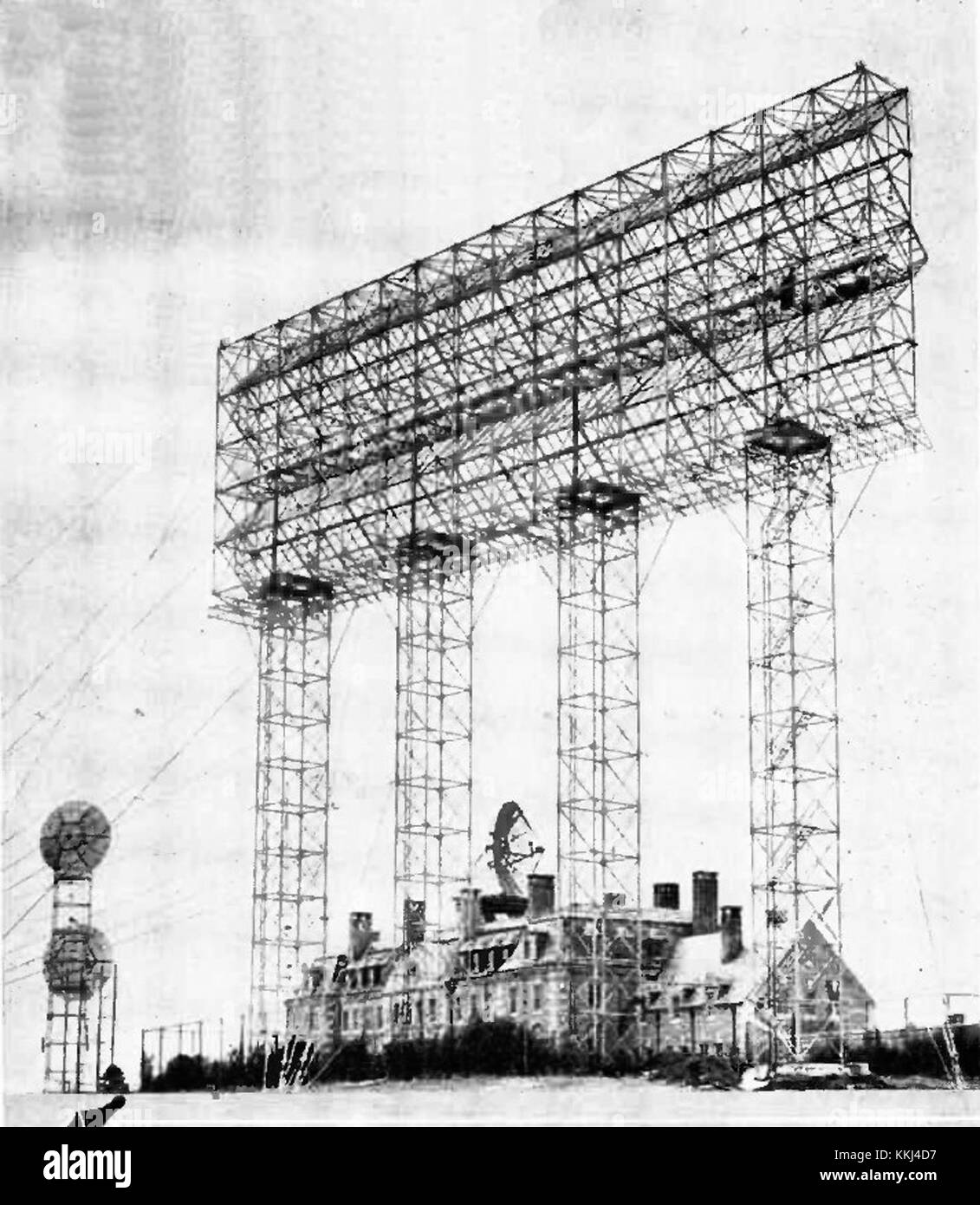 Troposcatter-Eckreflektorantenne 1955 Stockfoto