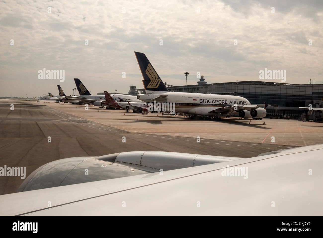 4 Singapore Airlines A380-Flugzeuge auf dem Vorfeld des Flughafens Singapur Changi International Stockfoto