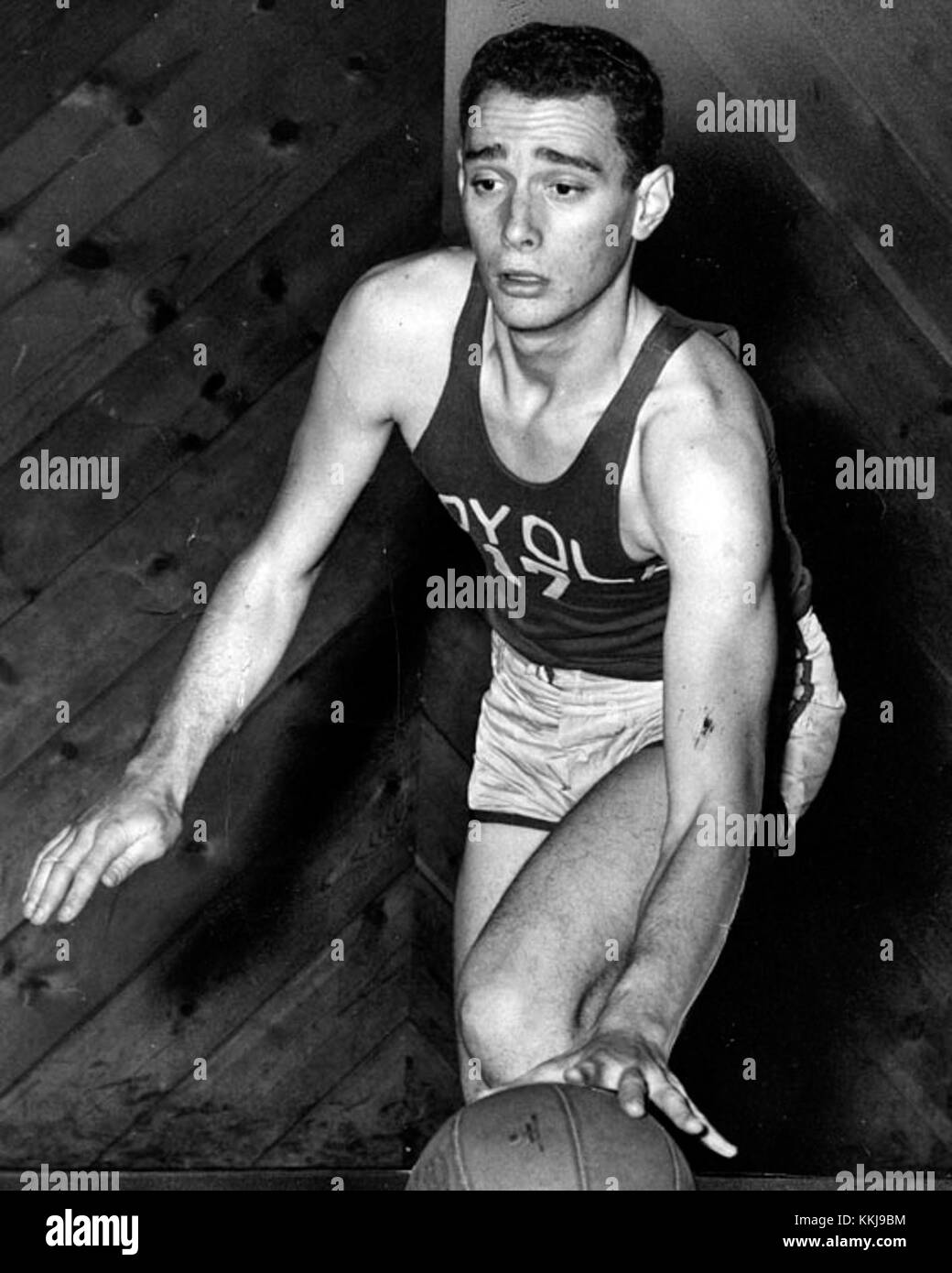 Dieser Bezug auf den 12. Februar 1948 hebt Loyola-Neuling Norman Glick hervor, der später für die Los Angeles Lakers spielte und damit einen wichtigen Moment in der Basketballgeschichte markierte. Stockfoto