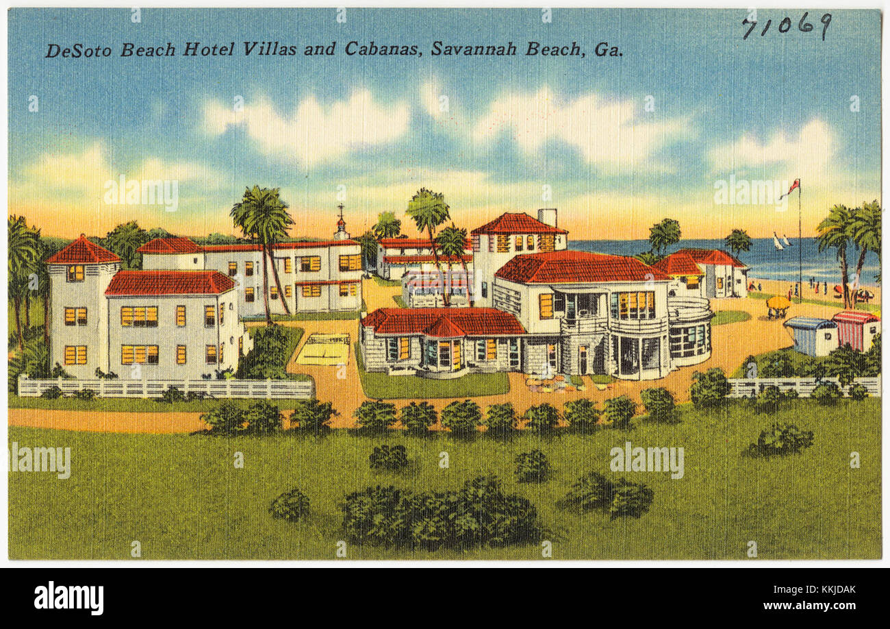 Das DeSoto Beach Hotel liegt am Savannah Beach, Georgia, und bietet Villen und Cabanas mit malerischem Meerblick. Dieses legendäre Resort ist bekannt für seine Strandunterkünfte und die Gastfreundschaft der Südstaaten, was es zu einem beliebten Reiseziel für Touristen macht. Stockfoto