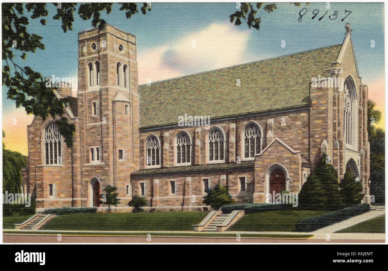 Die Kirche mit dem Heiligen Namen Jesu R.C. befindet sich an der Ecke Barnum und Boston Avenue an der Boston Post Rd (U.S. Route 1) ist eine slowakische römisch-katholische Kirche, die für ihre architektonische und kulturelle Bedeutung in der Region bekannt ist. Stockfoto