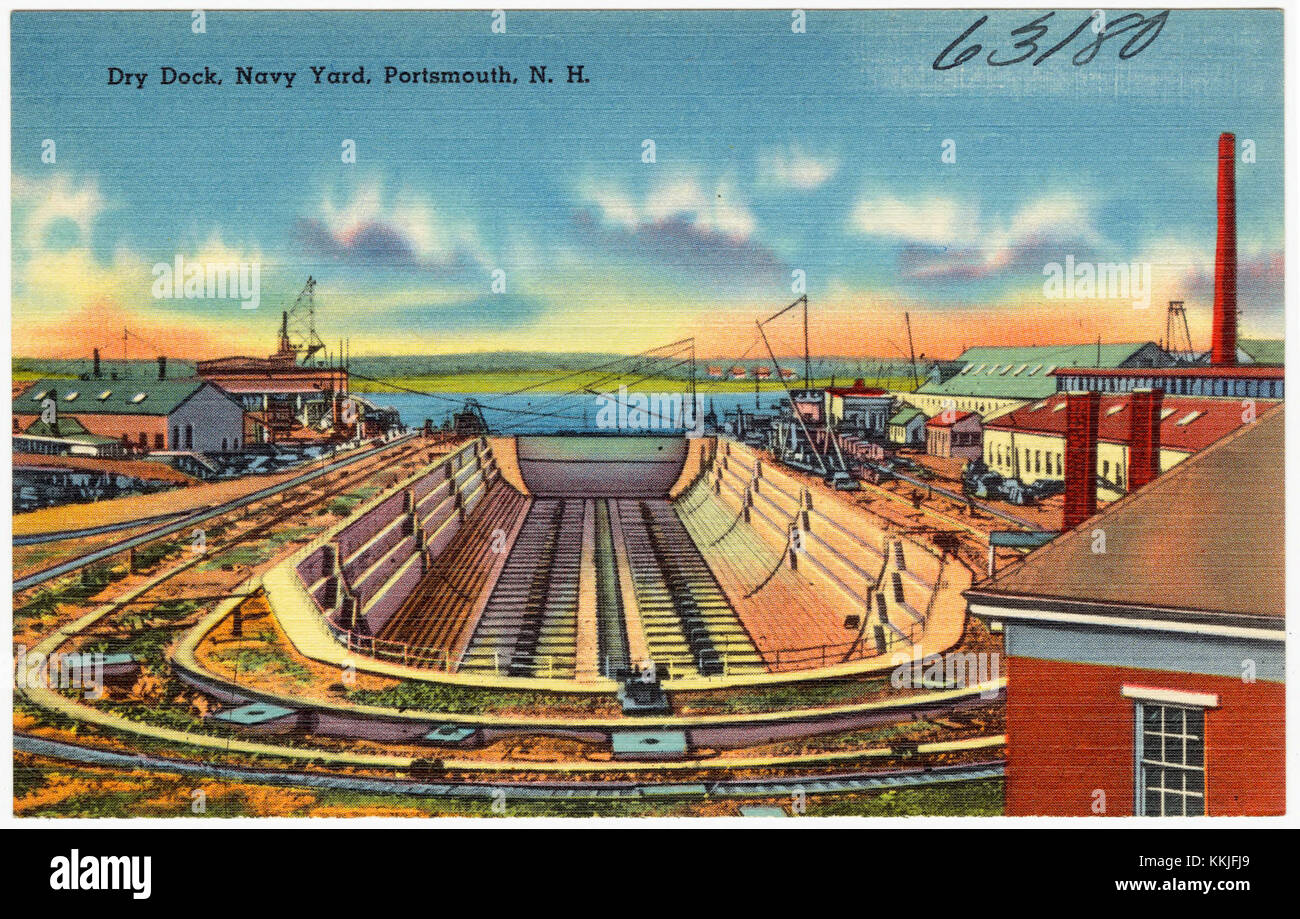 Das Dry Dock am Nay Yard in Portsmouth, New Hampshire, ist ein historisches Bauwerk für Schiffsreparaturen. Sie spielt eine Schlüsselrolle bei den maritimen Aktivitäten in der Region. Stockfoto