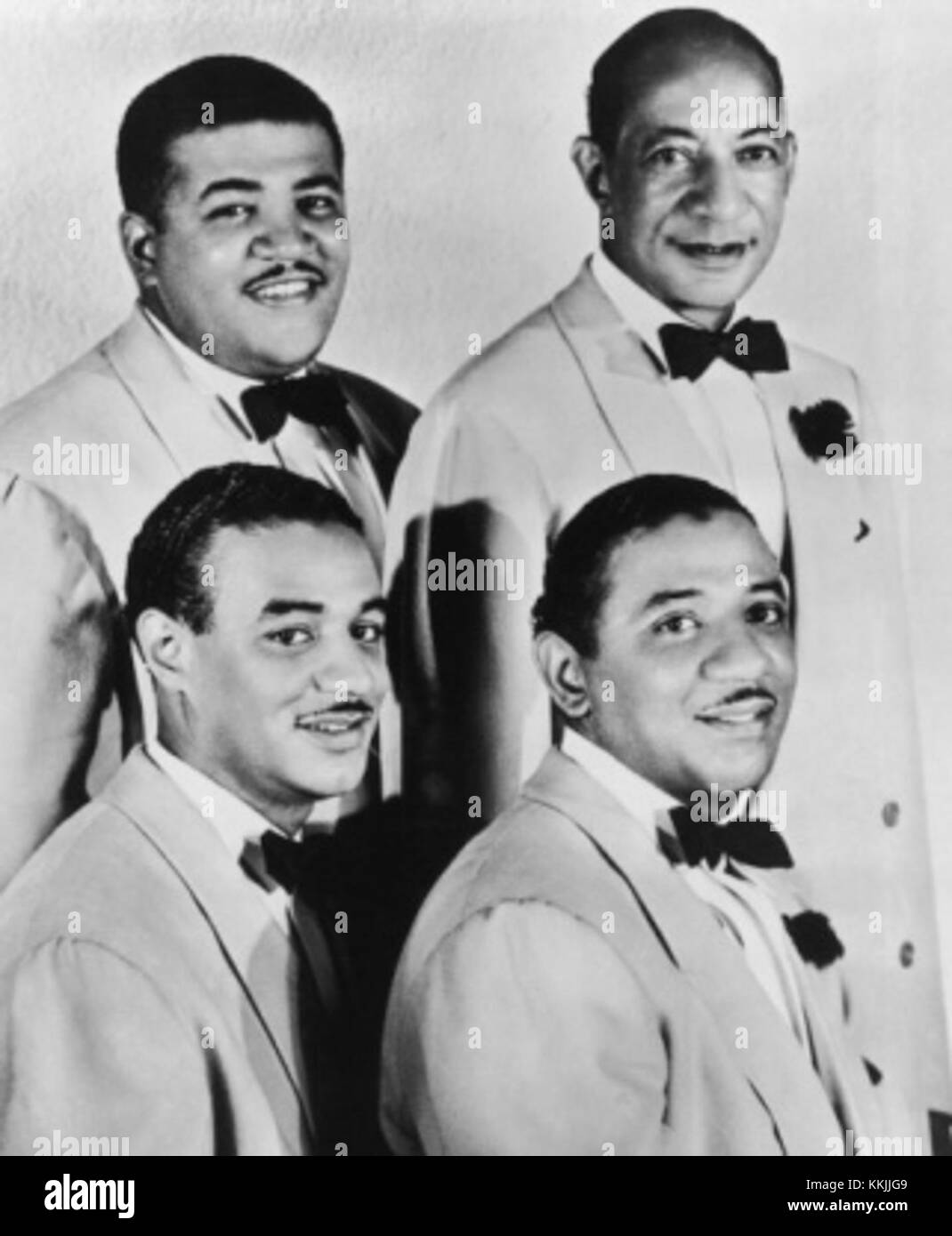 Die Mills Brothers waren eine populäre amerikanische Gesangsgruppe, die für ihre Harmonien und ihren Einfluss auf die Jazz- und Popmusikszenen bekannt war. Ihre Billboard-Charts festigten ihren Einfluss auf die Musik des 20. Jahrhunderts. Stockfoto