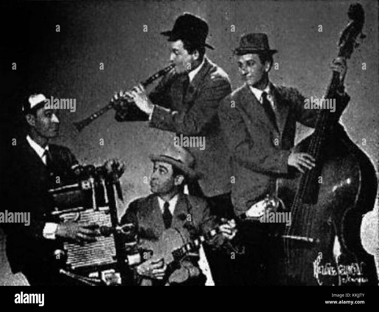 Die Hoosier Hot Shots waren eine beliebte Musikgruppe, und diese Vintage-Plakatwand wirbt für ihre Musik und zeigt ihren Einfluss in der Unterhaltungsszene des frühen 20. Jahrhunderts. Stockfoto