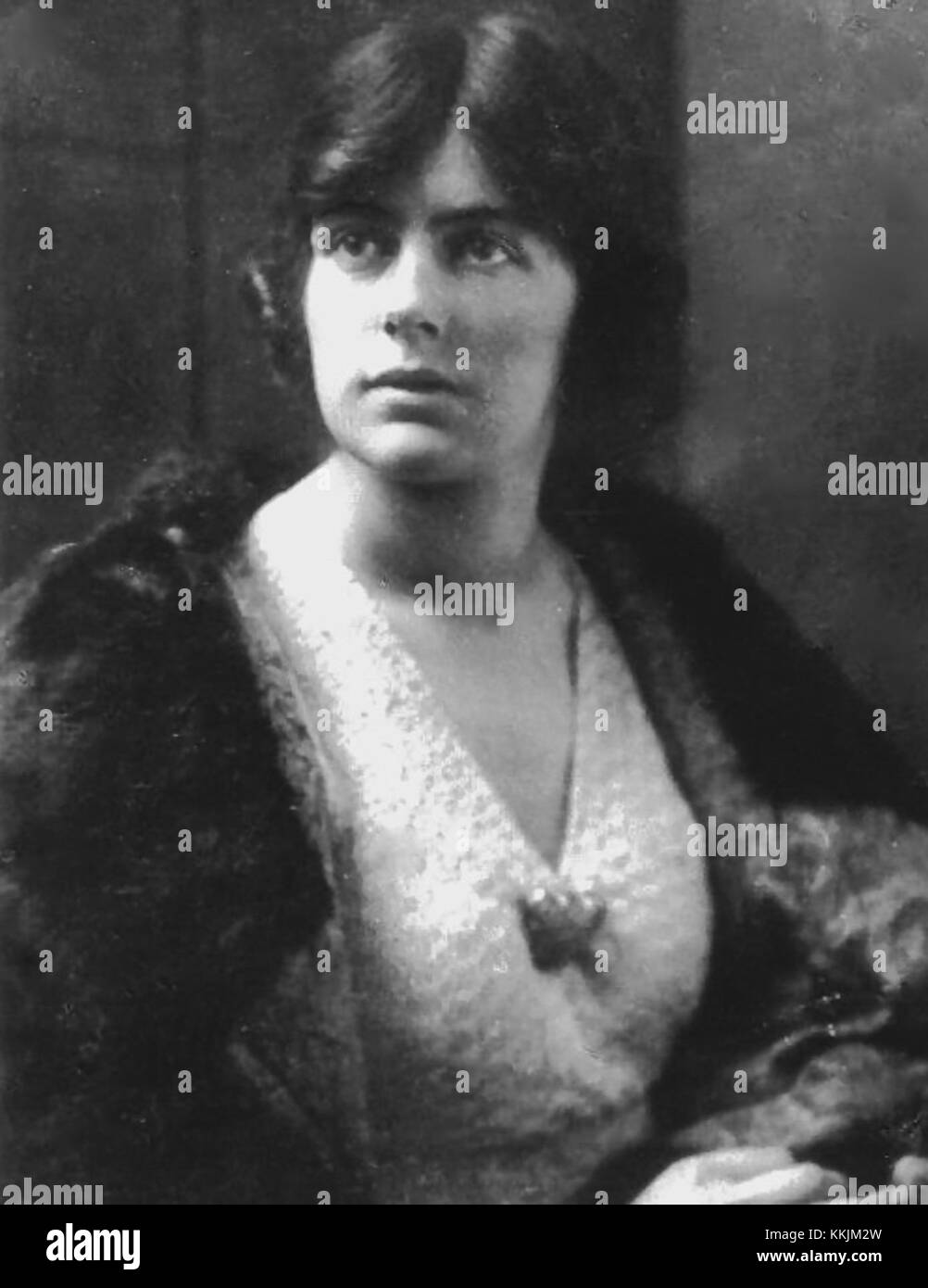 Joan Lindsay war eine australische Autorin, die vor allem für ihren Roman „Picknick am Hanging Rock“ bekannt war. Dieser Titel bezieht sich wahrscheinlich auf eine Erforschung oder Verweis auf ihre Werke und ihr literarisches Erbe. Stockfoto