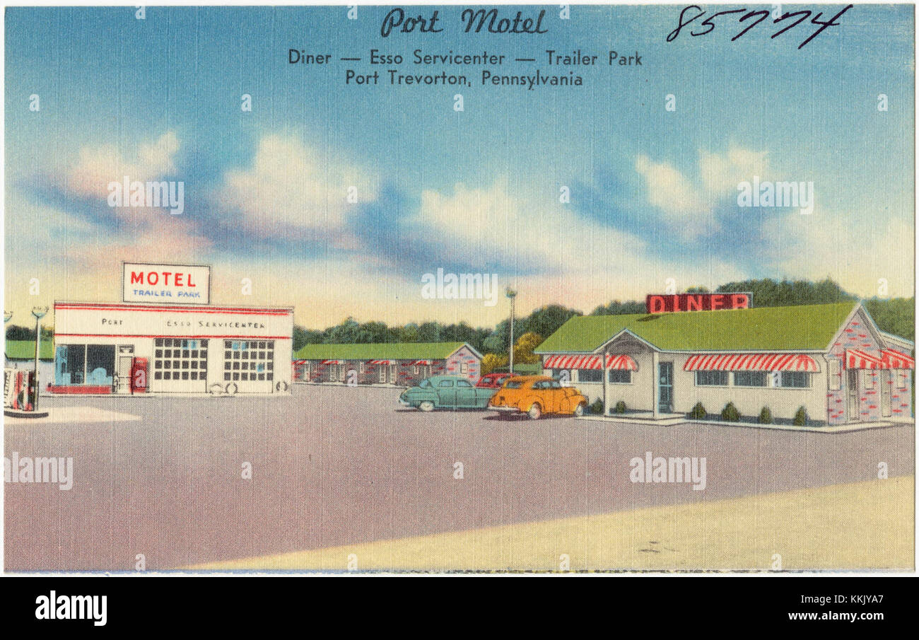 Das Bild zeigt eine Szene im Port Motel, ein Diner und ein Esso Servicenter sowie einen Wohnwagenpark in Port Trevorton, Pennsylvania. Das Foto zeigt die Umgebung und die Einrichtungen im Freien und zeigt die Americana am Straßenrand der Region. Stockfoto