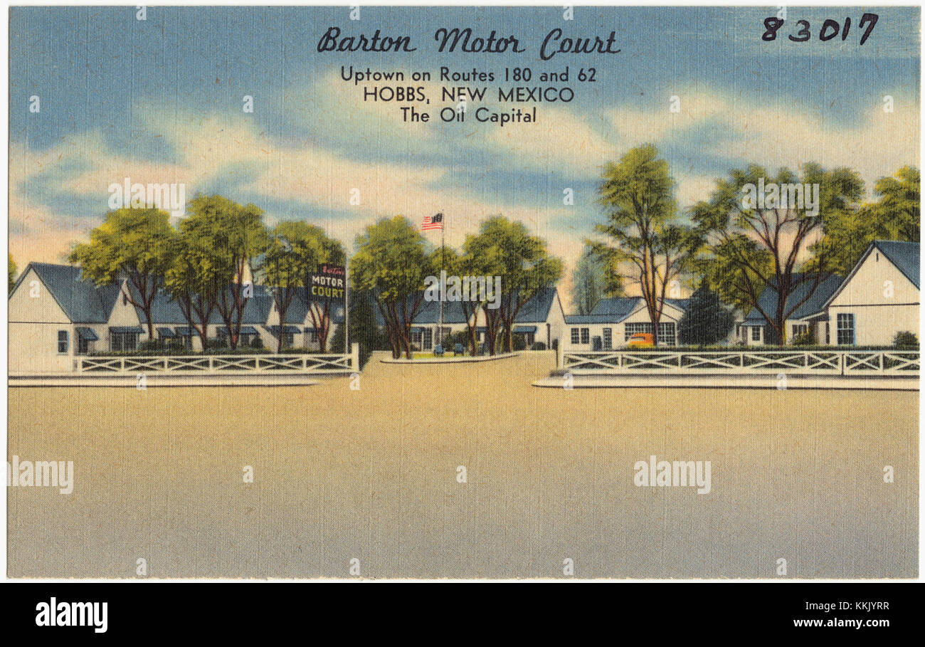 Das Barton Motor Court befindet sich im Uptown Hobbs, New Mexico, entlang der Route 180 und 62 und spiegelt die amerikanische Straßenarchitektur aus der Mitte des 20. Jahrhunderts wider. Hobbs, bekannt als die „Ölhauptstadt“, ist ein historischer Ort innerhalb der Ölindustrie. Stockfoto