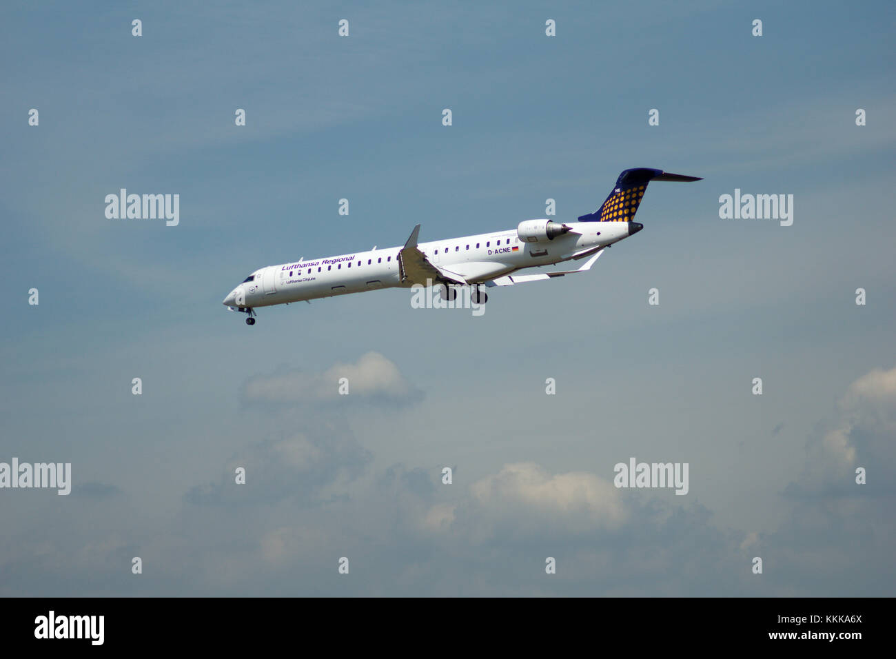 Frankfurt, Deutschland - 09.th, 2017: Lufthansa Cityline Lufthansa Regional Canadair CRJ-900LR mit Kennzeichnung d-Akne am Flughafen Frankfurt Deutschland nähern, Fra Stockfoto