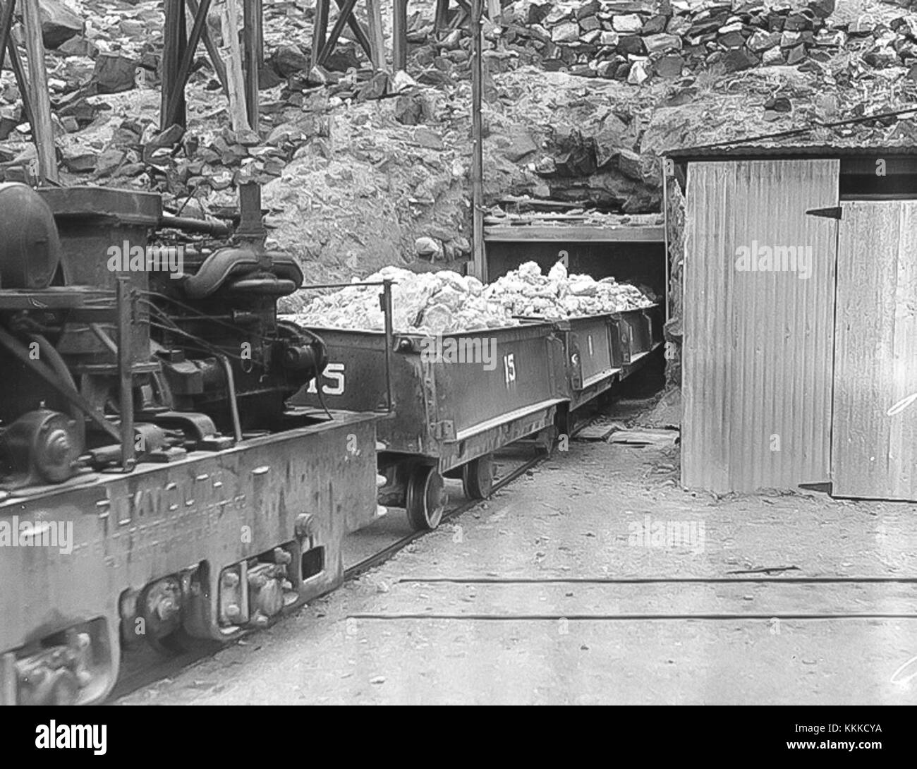 Die Baby Gauge Railroad am Upper Biddy Tunnel ist ein kleines Zugsystem für Kinder, das sich am Upper Biddy Tunnel befindet. Diese Modelleisenbahn ist Teil einer familienfreundlichen Attraktion und bietet ein ansprechendes und unterhaltsames Erlebnis für jüngere Zuschauer. Sie unterstreicht den Charme der Miniaturzüge und ihre Rolle im Modelleisenbahnverkehr. Stockfoto