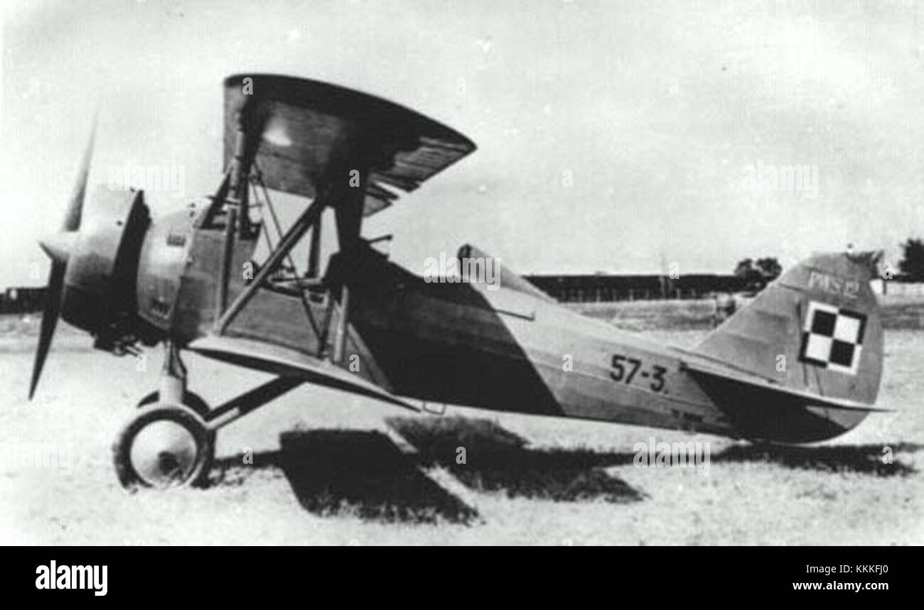 Die PWS-14 war ein polnisches Flugzeug, das in den späten 1930er Jahren entwickelt wurde und hauptsächlich für Aufklärungs- und Ausbildungszwecke eingesetzt wurde. Er hatte eine Eindecker-Konfiguration mit einem einziehbaren Fahrwerk und einem Tiefflügel-Design. Stockfoto