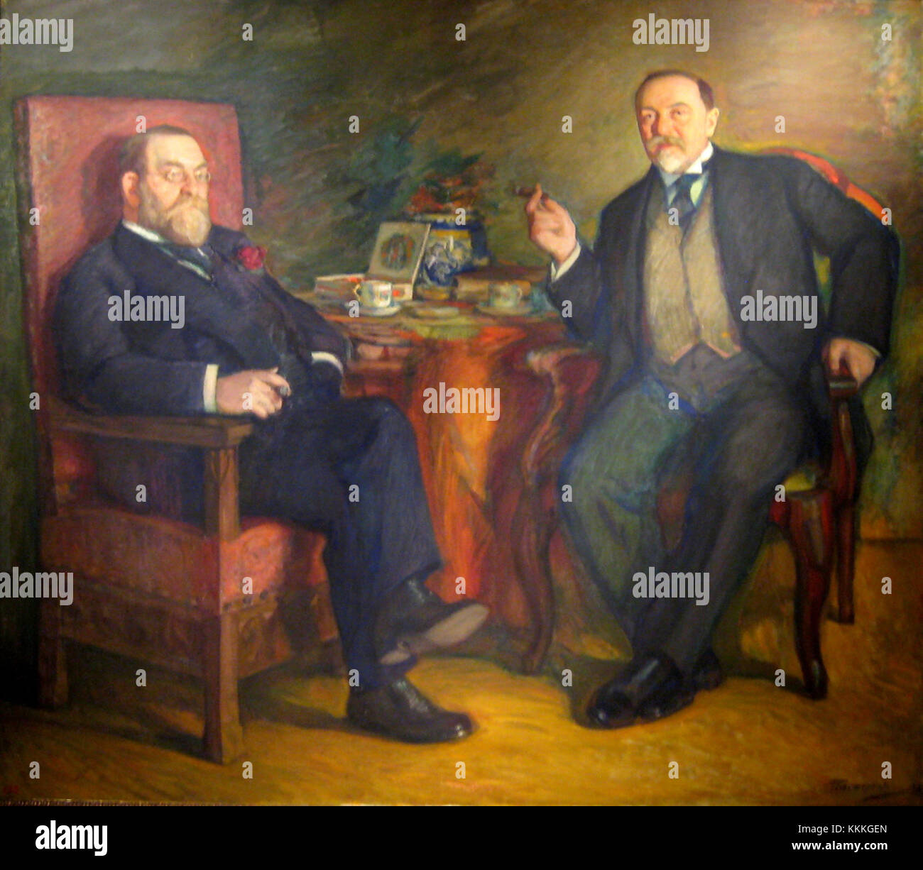 Dieses Foto von Leonid Pasternak aus dem Jahr 1913 fängt O.S. Tseytlin und D.V. Vysotsky bei Coffee ein. Das Bild bietet einen Einblick in das russische Leben und die russische Kultur des frühen 20. Jahrhunderts. Stockfoto