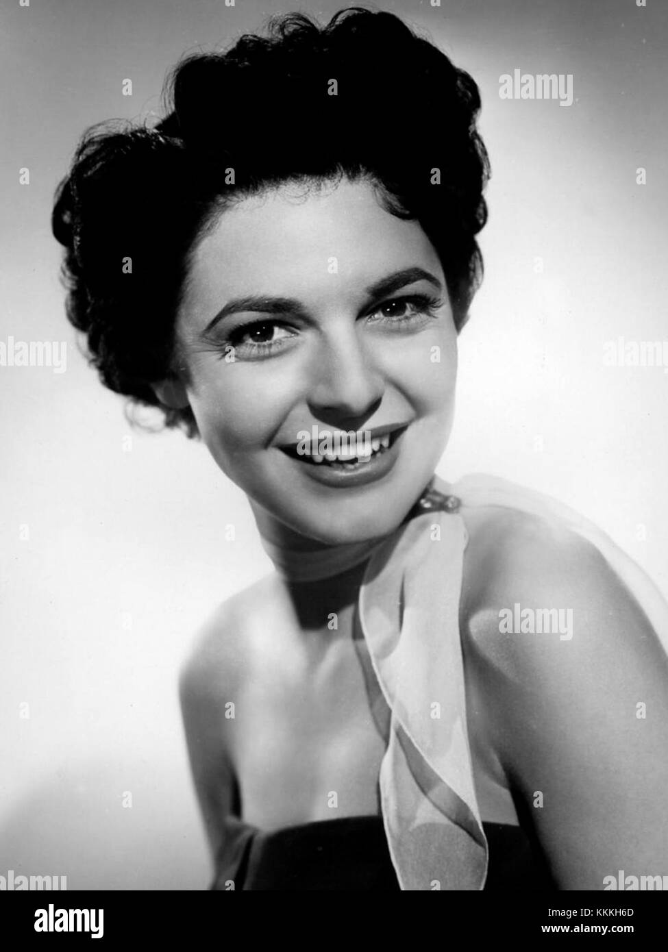 Anne Bancroft, eine US-amerikanische Schauspielerin, ist auf diesem Foto von 1952 zu sehen. Bancroft ist bekannt für ihre herausragende Filmkarriere und wurde berühmt für ihre Rollen in legendären Filmen wie „The Graduate“ und „The Miracle Worker“. Stockfoto