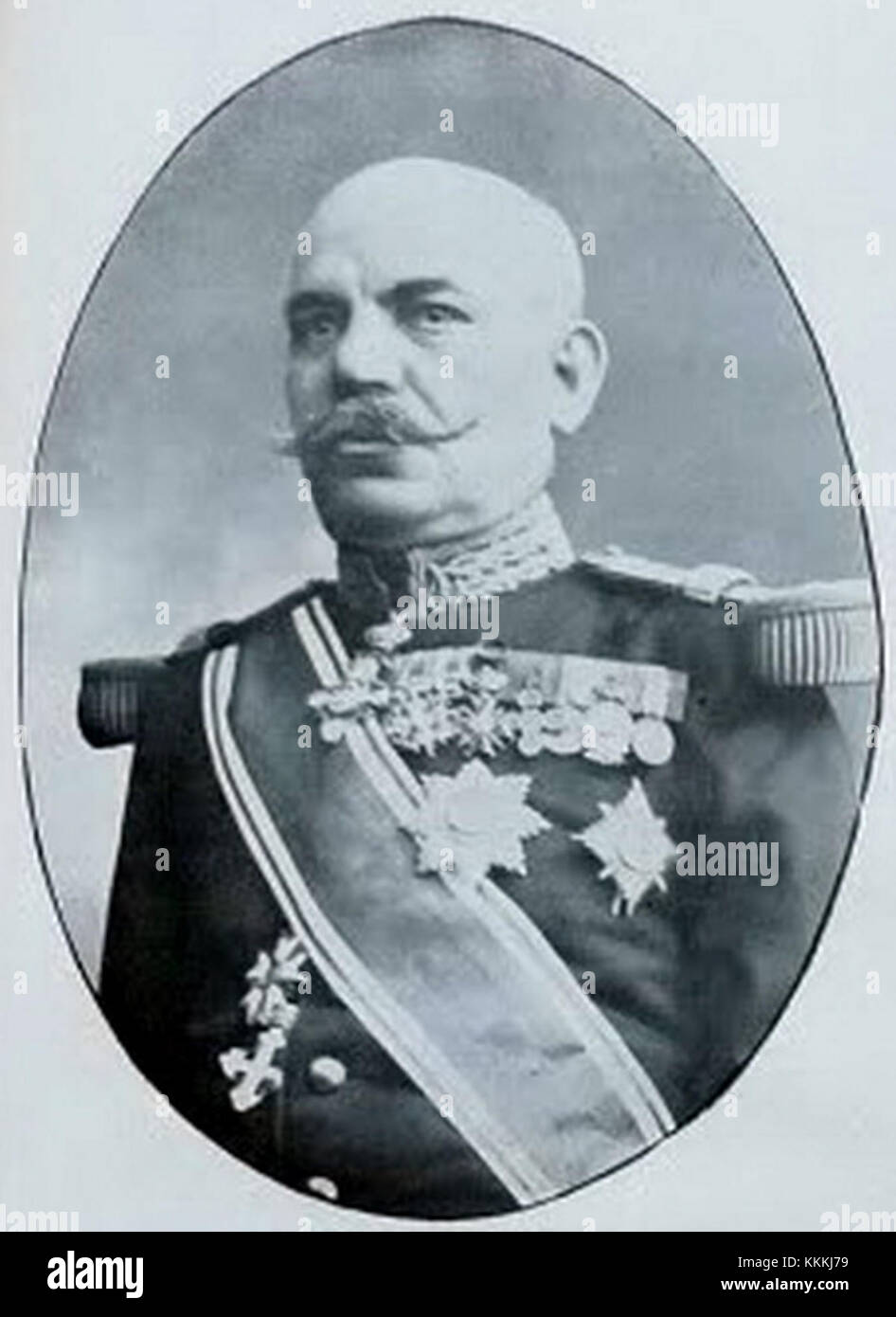 Ein historischer Bericht über General Ioan Culcer, einen rumänischen Militärführer, der Anfang des 20. Jahrhunderts aktiv war, und beschreibt seine Beiträge und seine militärische Karriere bis zum Jahr 1913. Stockfoto