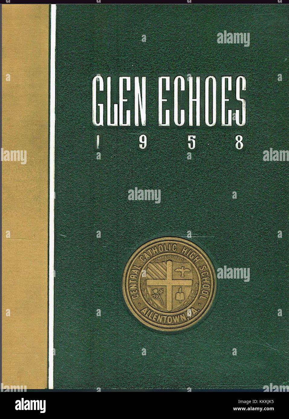 Eine Fotografie aus dem Jahrbuch 1958 der Central Catholic High School in Allentown, Pennsylvania, zeigt die Mitglieder der Schule aus diesem Jahr. Stockfoto