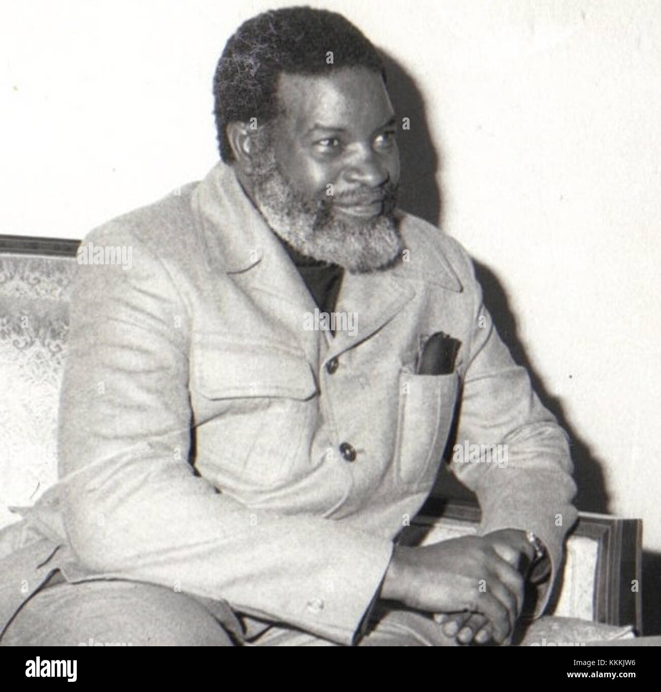 Sam Nujoma ist eine prominente politische Persönlichkeit, bekannt für seine Rolle im Kampf um die Unabhängigkeit Namibias. Als Führer der Südwestafrikanischen Volksorganisation (SWAPO) spielte er eine zentrale Rolle bei der Befreiung des Landes und der Errichtung des modernen Staates Namibia. Stockfoto