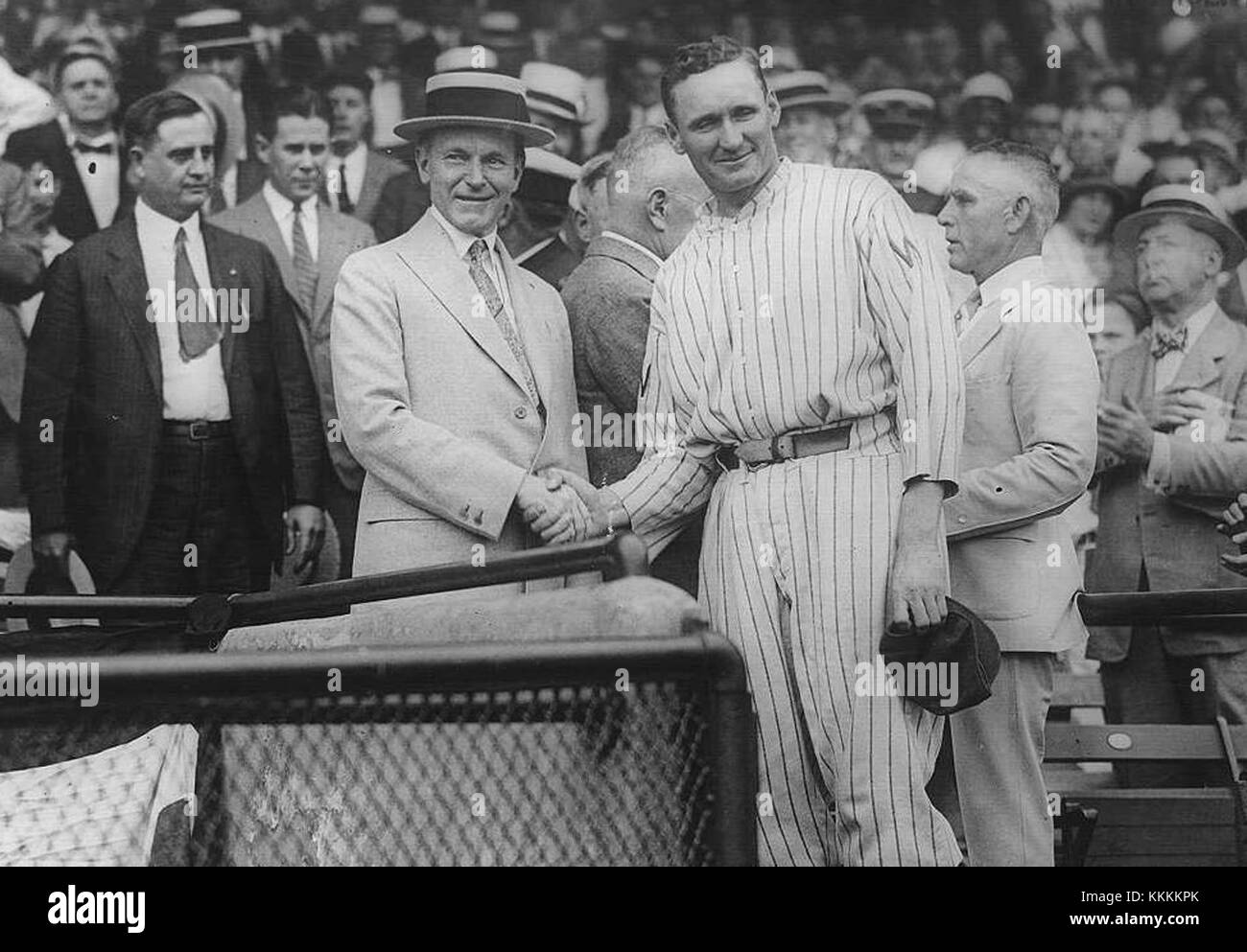 Dieses Bild zeigt das Treffen zwischen Präsident Calvin Coolidge und Vizepräsident Lyndon B. Johnson bei Griffith, das einen wichtigen Moment in der politischen Geschichte der USA markiert. Beide Figuren spielten eine entscheidende Rolle in der amerikanischen Politik des 20. Jahrhunderts. Stockfoto