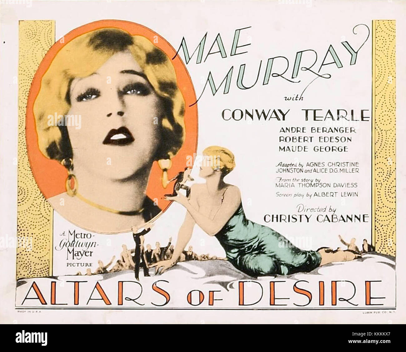 Eine originale Lobby-Karte aus dem Film *Altäre of Desire*, die wichtige Werbekunst für den Film hervorhebt. Die Lobby-Karte zeigt die Besetzung und Szenen des Films und bietet einen Einblick in die Handlung und die Themen. Stockfoto