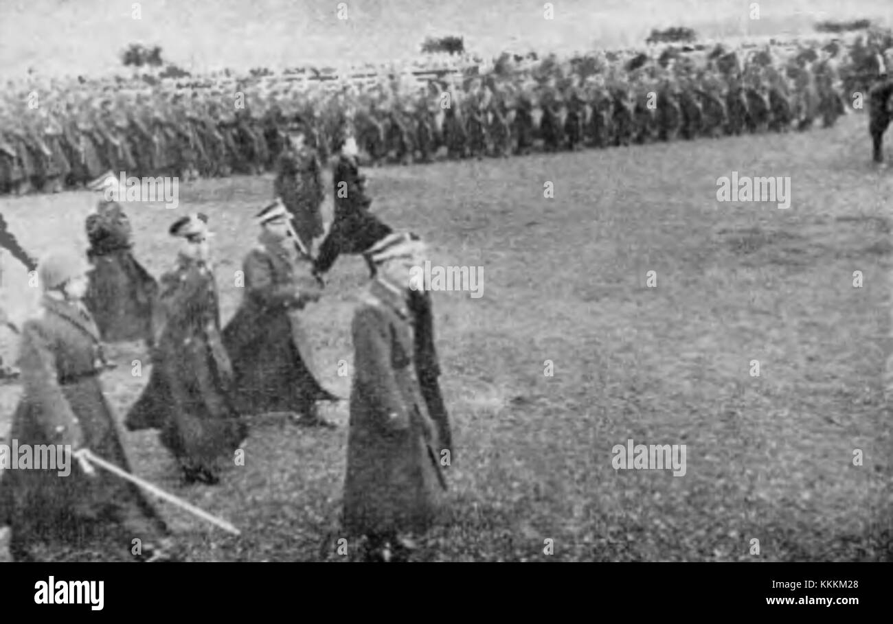 Eine Fotografie des Marschalls Edward Rydz-Śmigły in Wyrzysk, wahrscheinlich von einem militärischen Ereignis oder während seiner Zeit als Befehlshaber der polnischen Armee in der Zwischenkriegszeit. Stockfoto