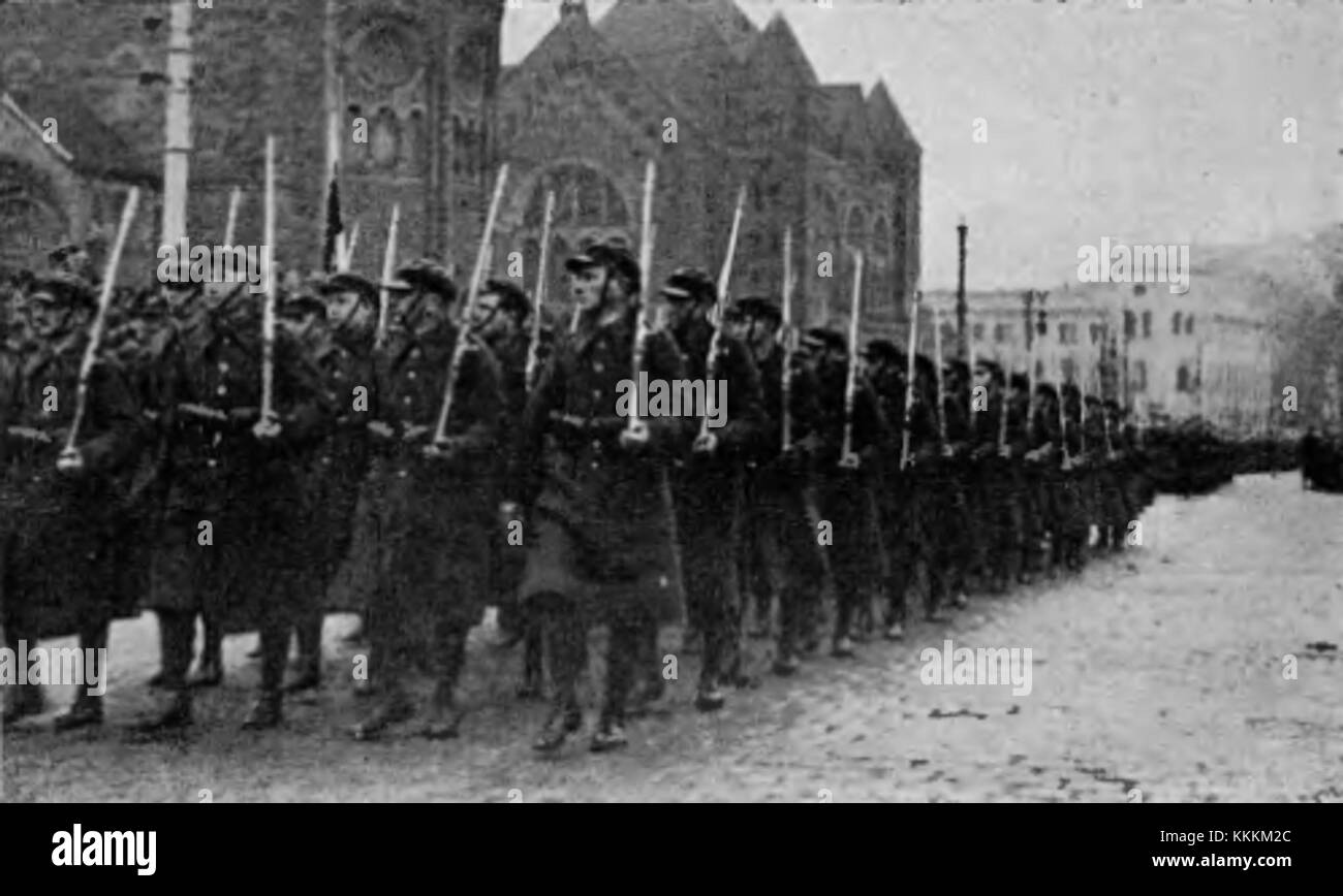 Die Strzelecki-Parade in PoznaÅ„, 1937, zeigt eine historische Veranstaltung, an der Militär- und Bürgergruppen beteiligt sind. Diese Parade war ein wichtiger Teil der polnischen Kultur der Bürgerschaft und des Militärs in der Zwischenkriegszeit. Stockfoto