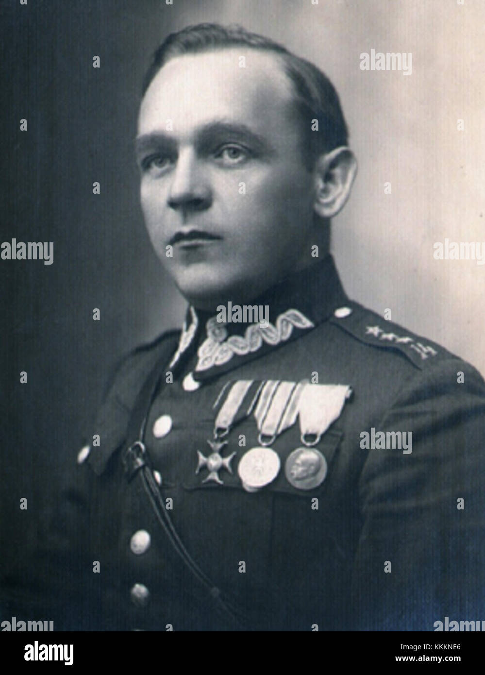 Kapitan Ignacy Alejski war eine bemerkenswerte Figur in der polnischen Militärgeschichte, bekannt für seine Führung und seine Beiträge während bedeutender militärischer Ereignisse. Er wurde zum Symbol polnischer Tapferkeit und Widerstandskraft. Stockfoto